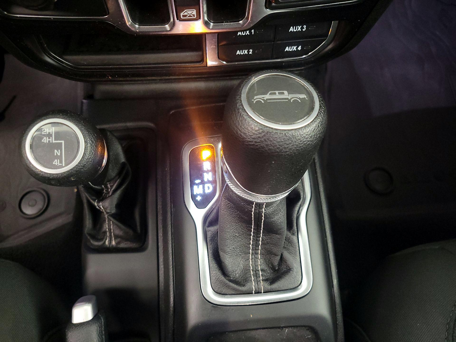 Thumbnail: 2021 Jeep Gladiator - 18