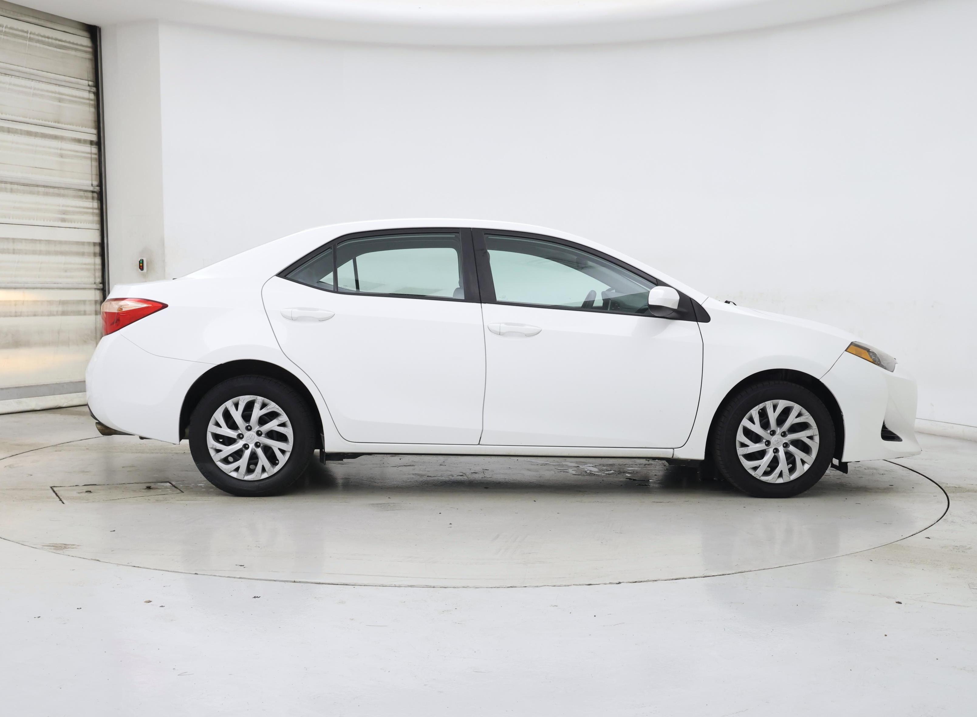 Thumbnail: 2018 Toyota Corolla - 7