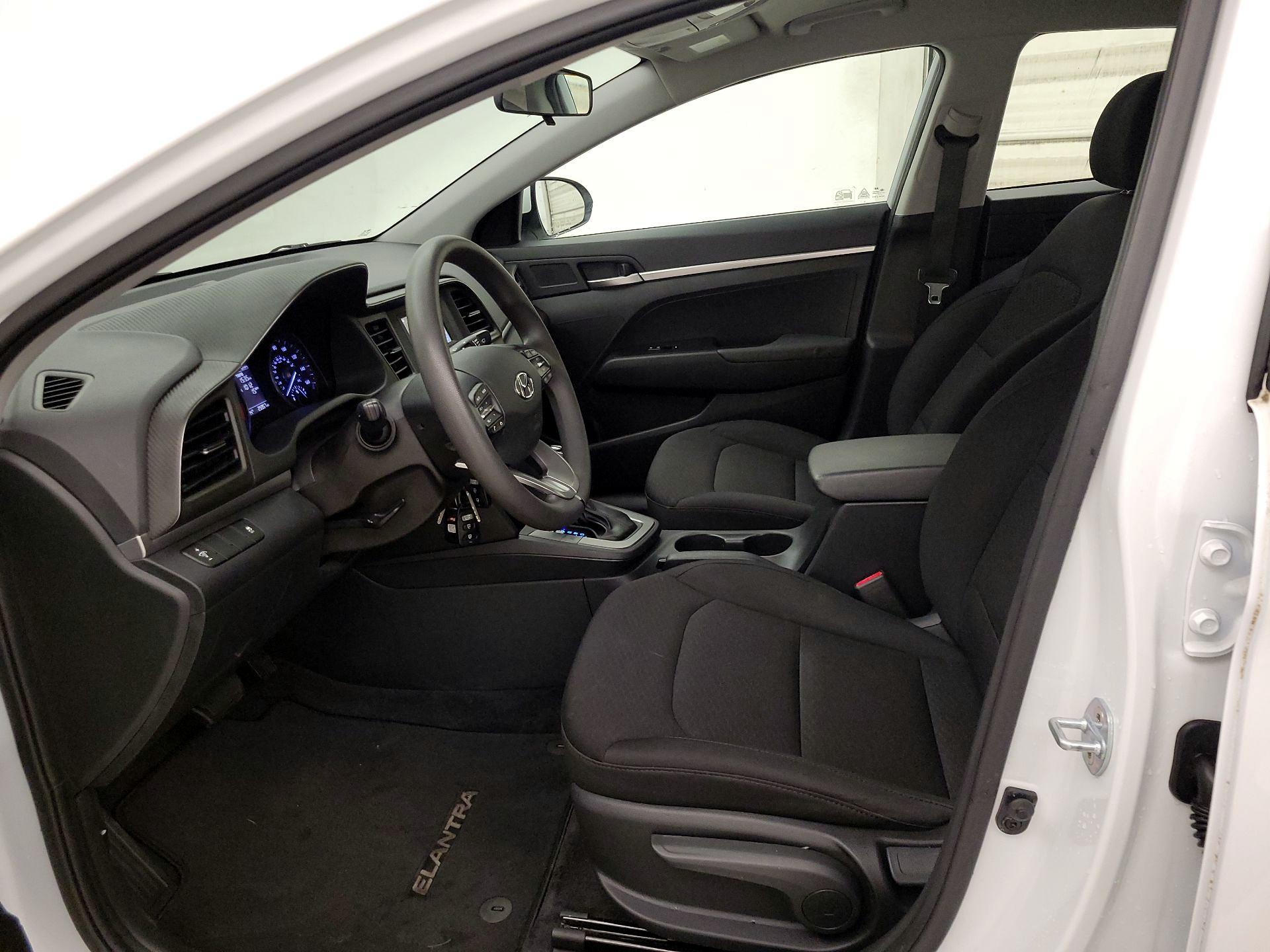 Thumbnail: 2019 Hyundai Elantra - 11