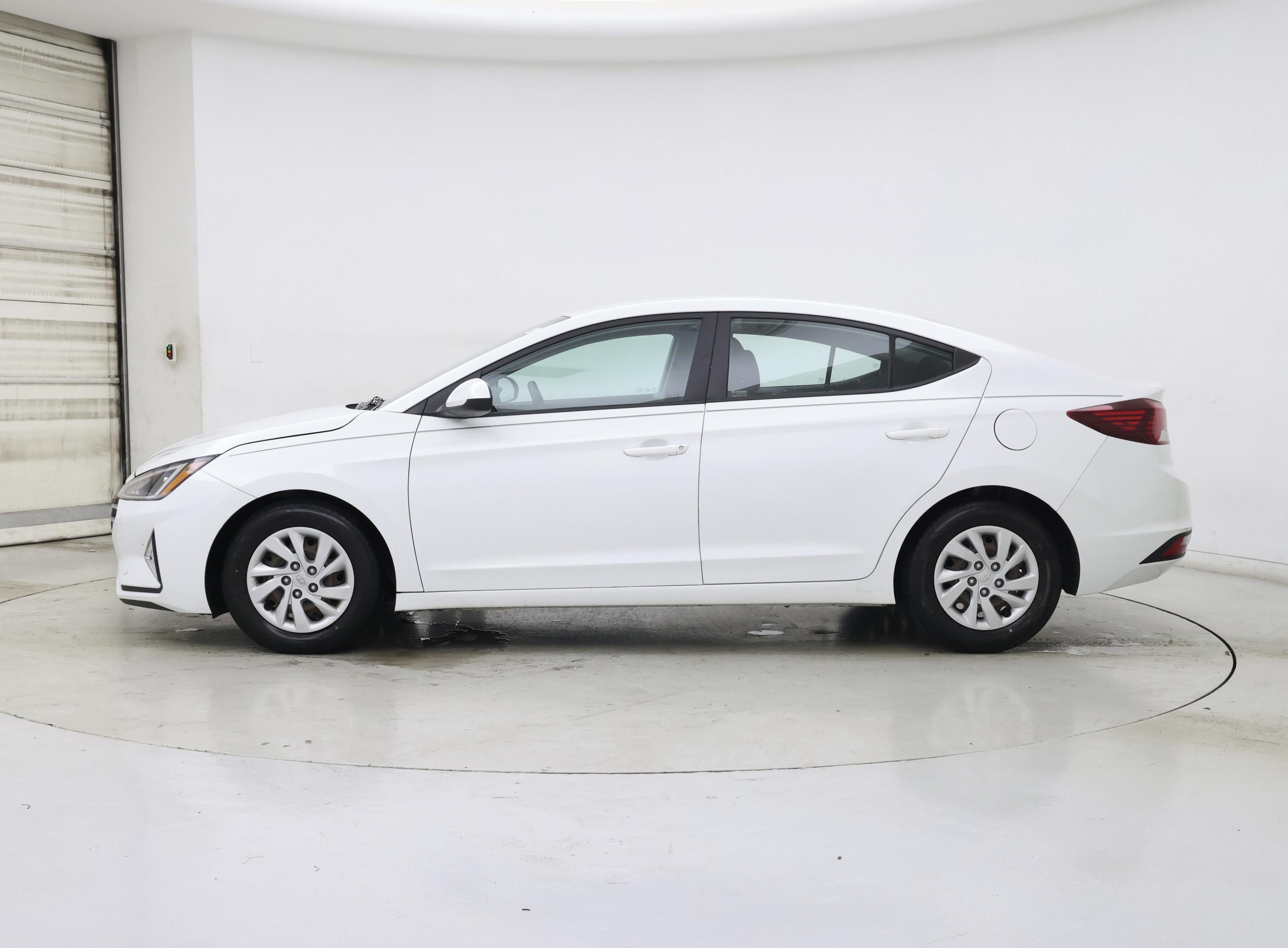 Thumbnail: 2019 Hyundai Elantra - 3