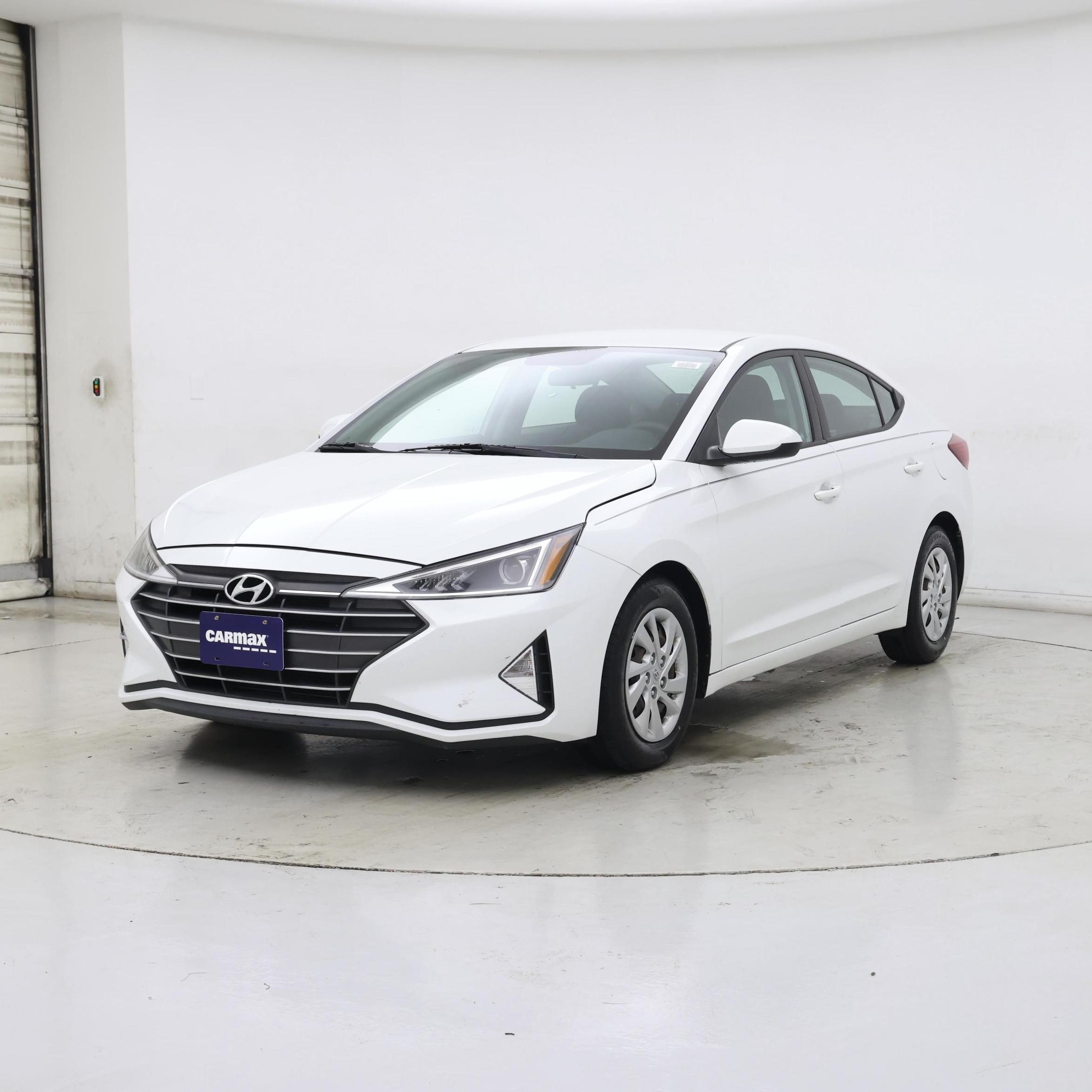 Thumbnail: 2019 Hyundai Elantra - 4
