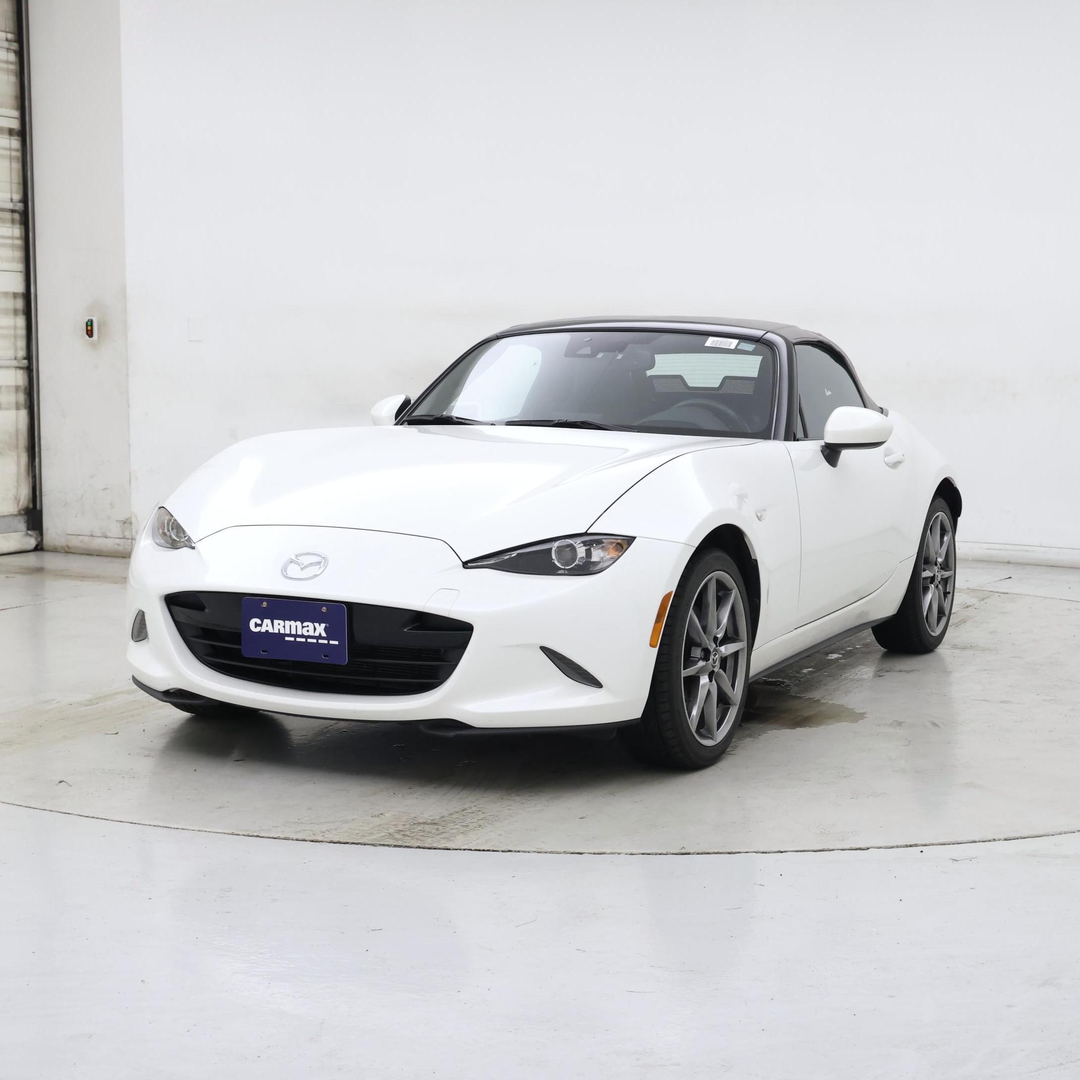 Thumbnail: 2021 Mazda MX-5 Miata - 4