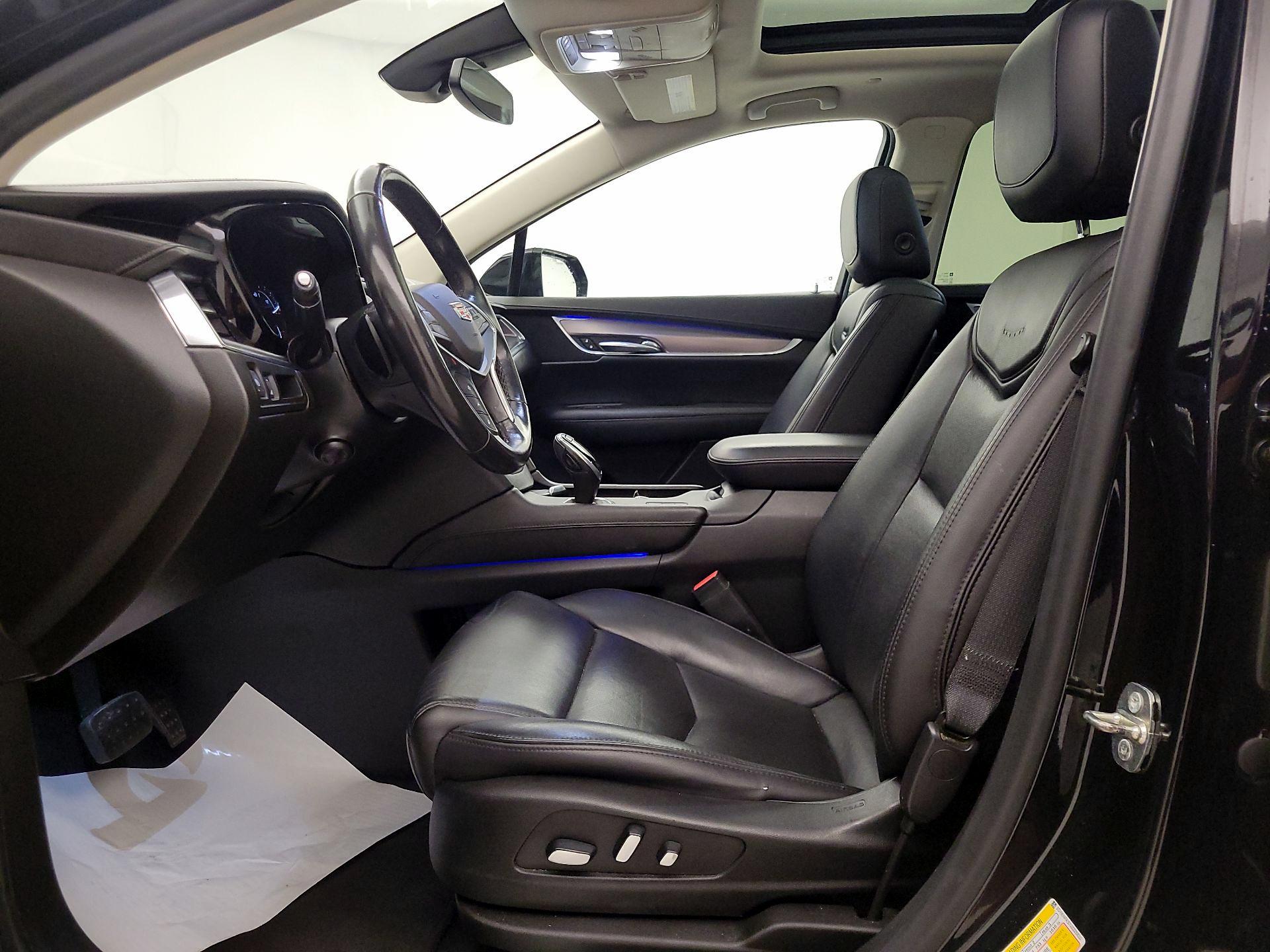 Thumbnail: 2018 Cadillac XT5 - 11