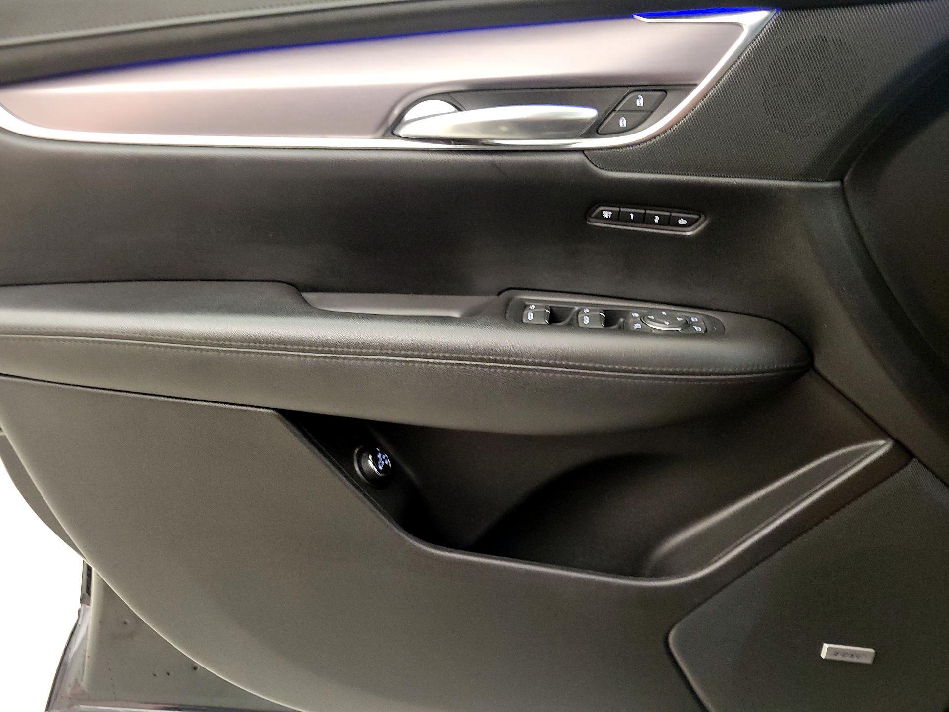 Thumbnail: 2018 Cadillac XT5 - 12