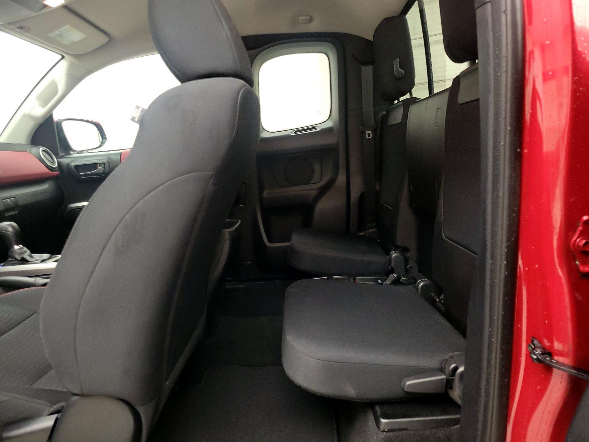 Thumbnail: 2017 Toyota Tacoma - 18