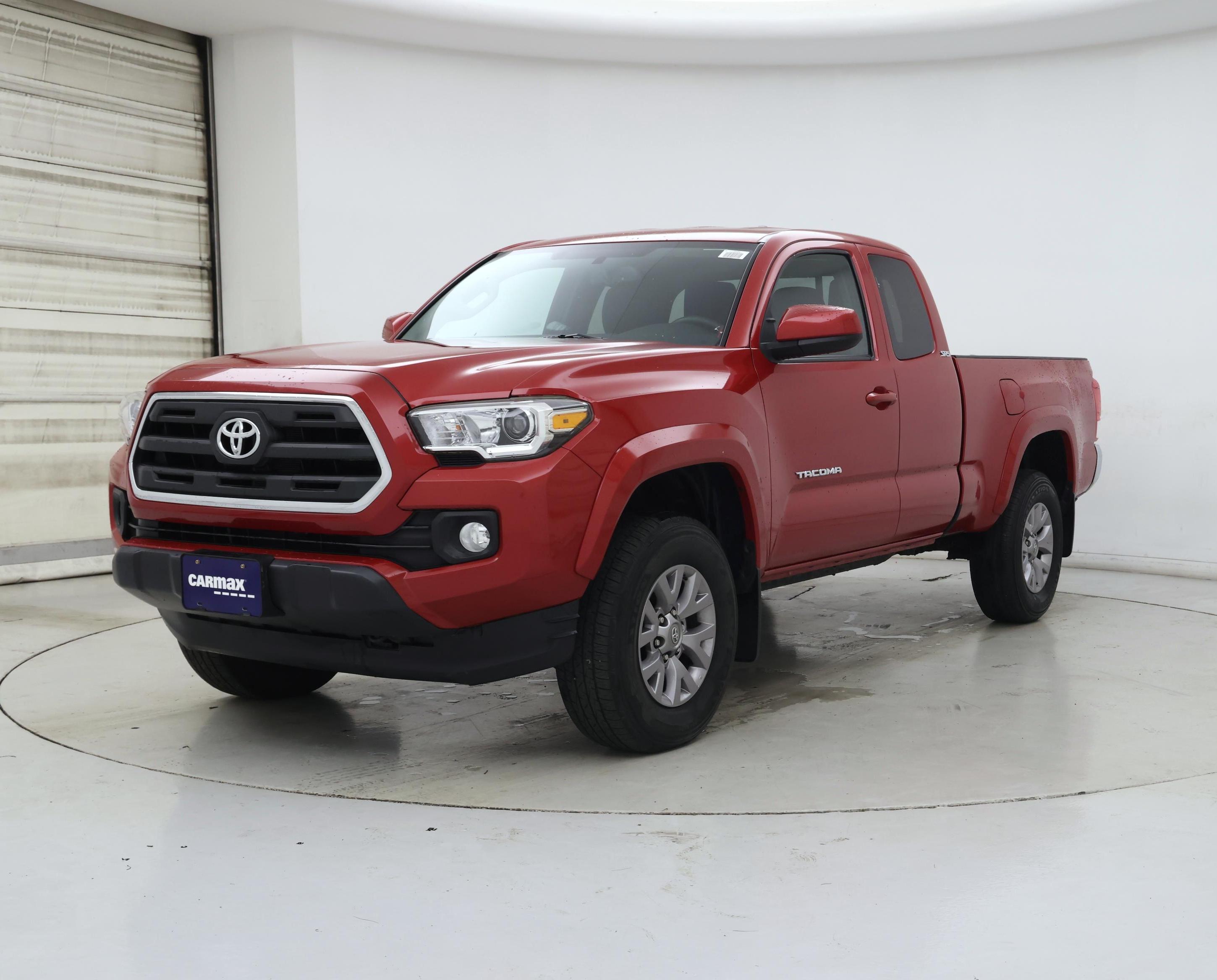 Thumbnail: 2017 Toyota Tacoma - 4