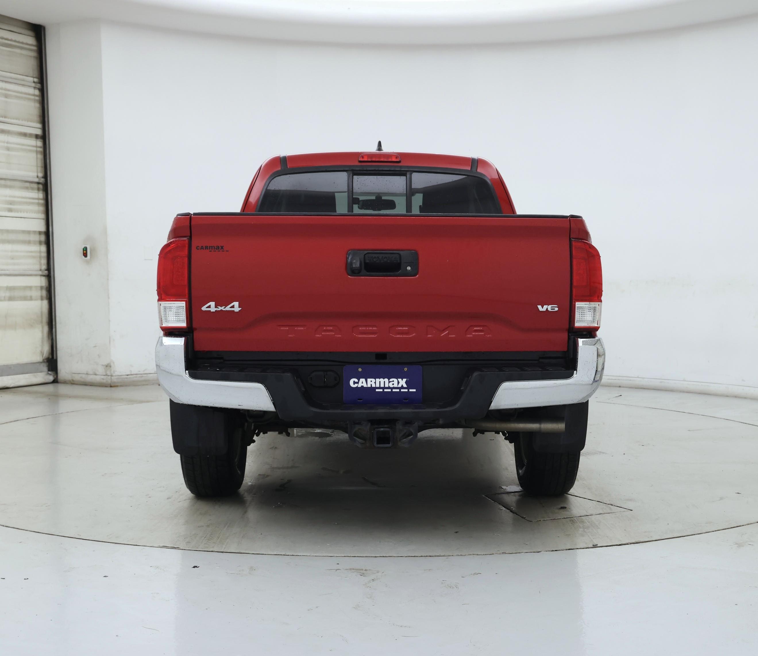 Thumbnail: 2017 Toyota Tacoma - 6
