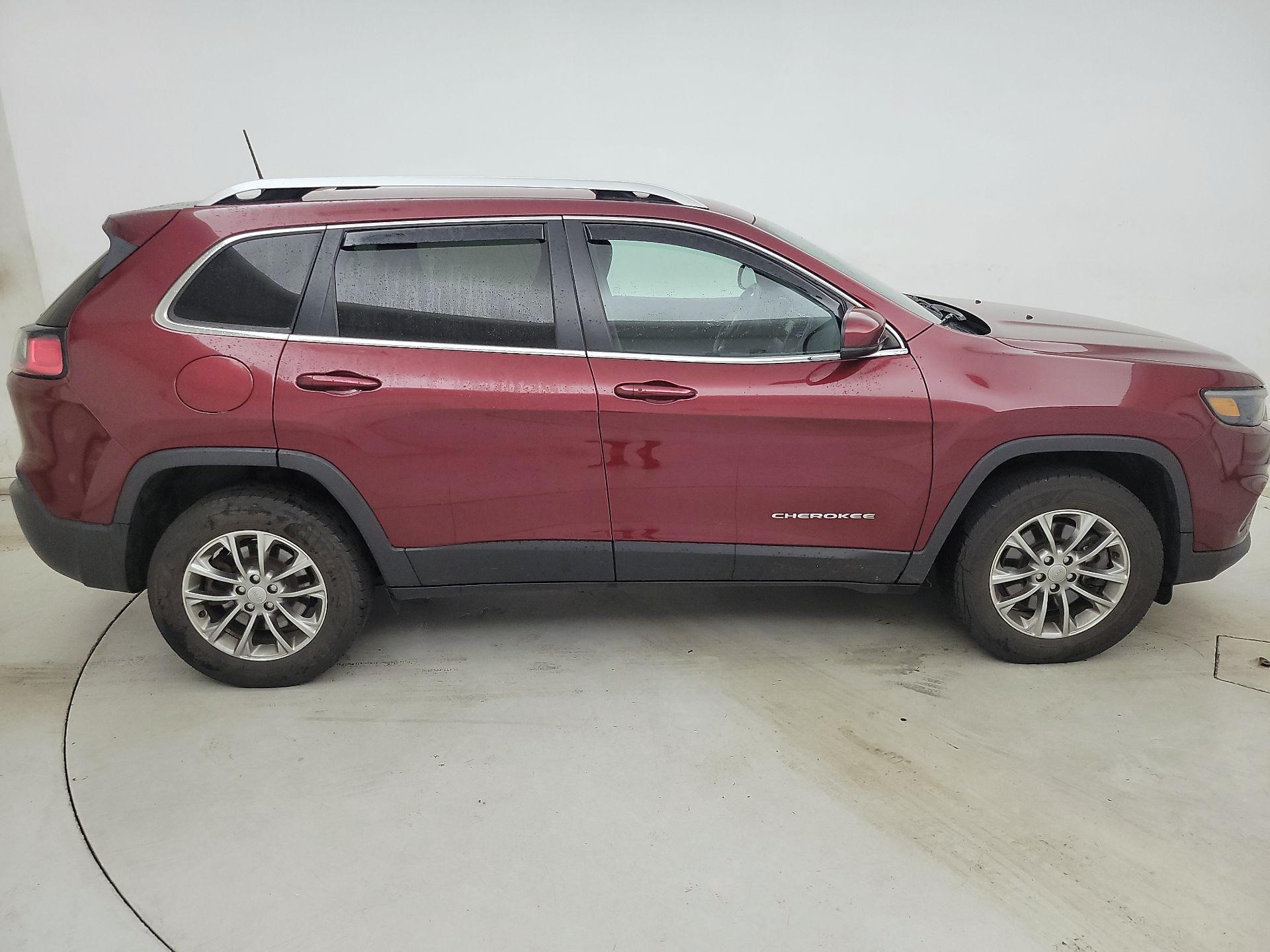Thumbnail: 2019 Jeep Cherokee - 4