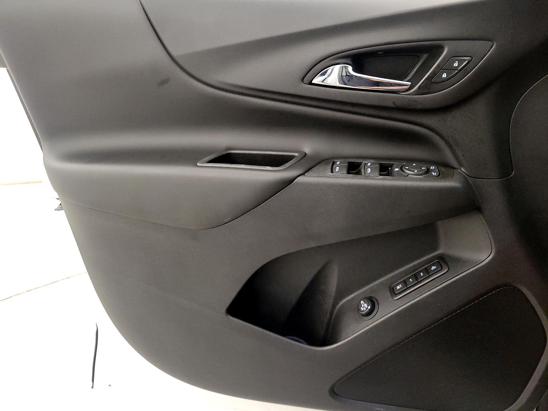 Thumbnail: 2021 Chevrolet Equinox - 12