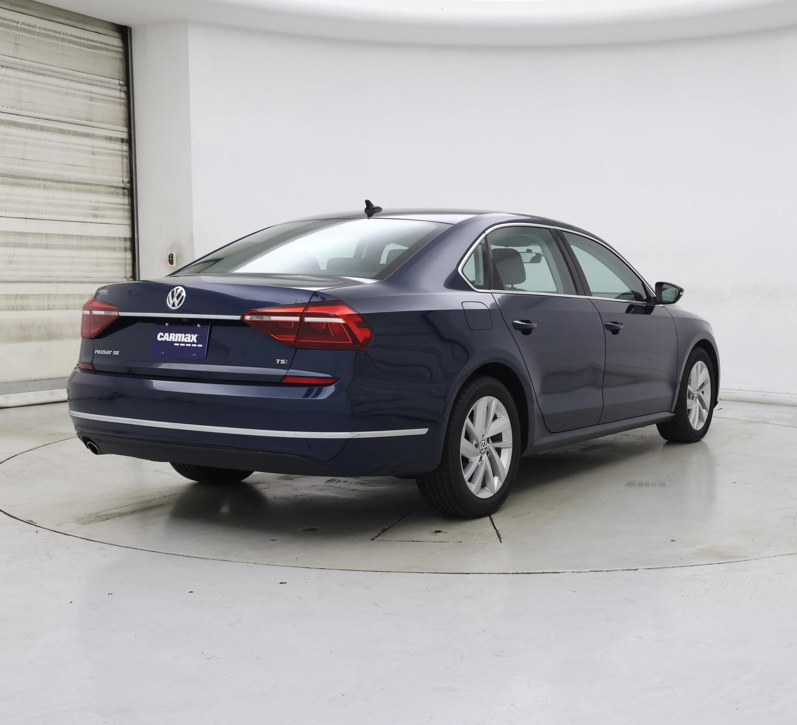 Thumbnail: 2018 Volkswagen Passat - 8