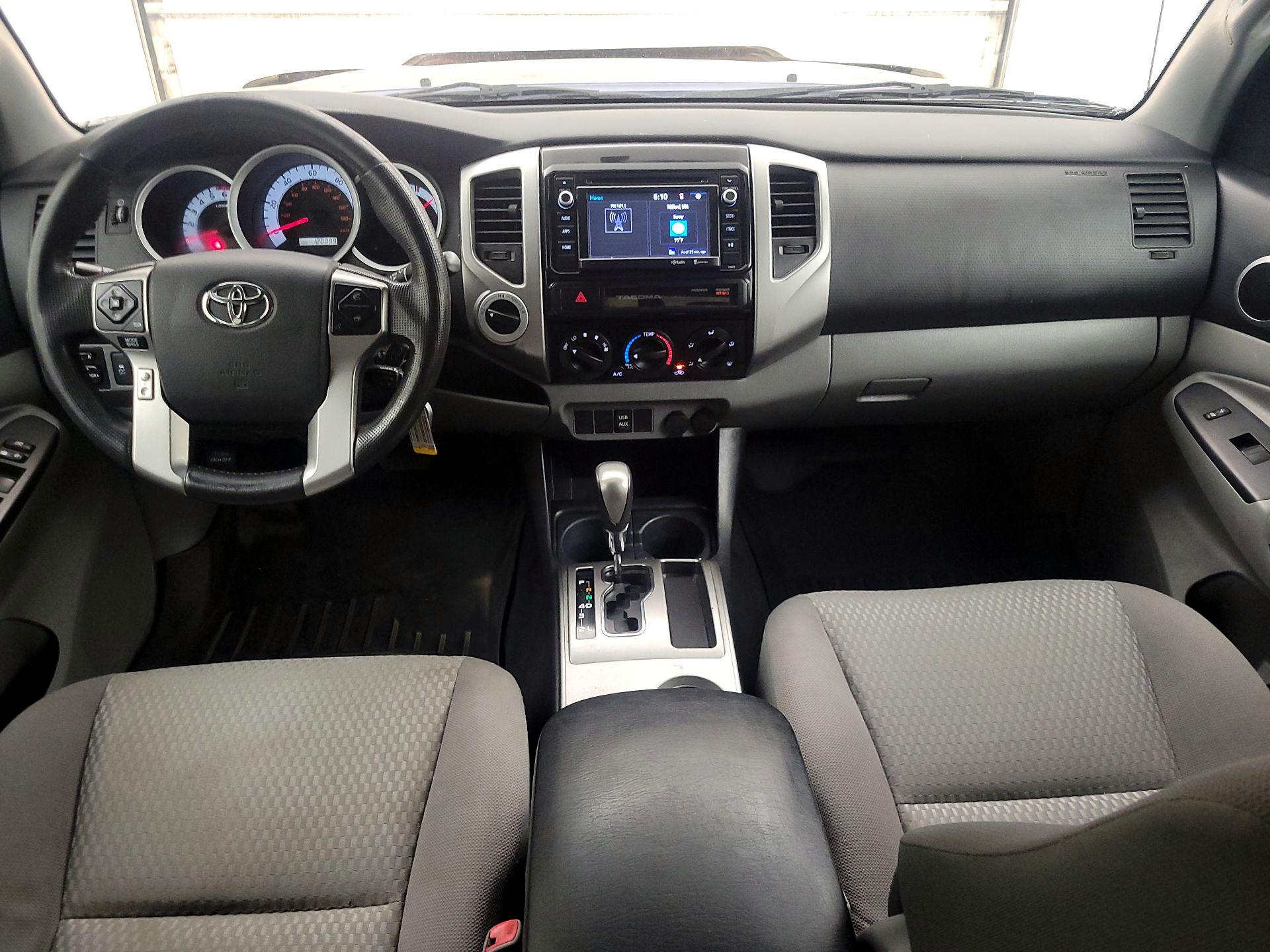 Thumbnail: 2015 Toyota Tacoma - 9