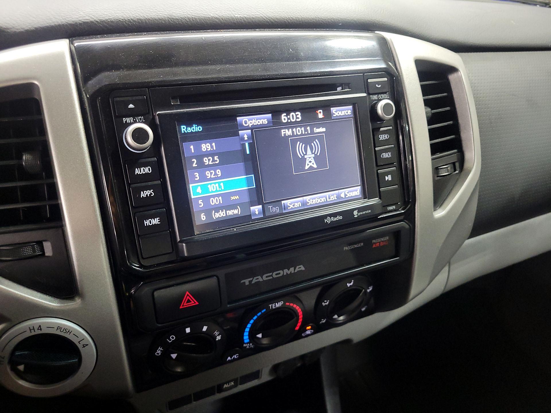 Thumbnail: 2015 Toyota Tacoma - 15