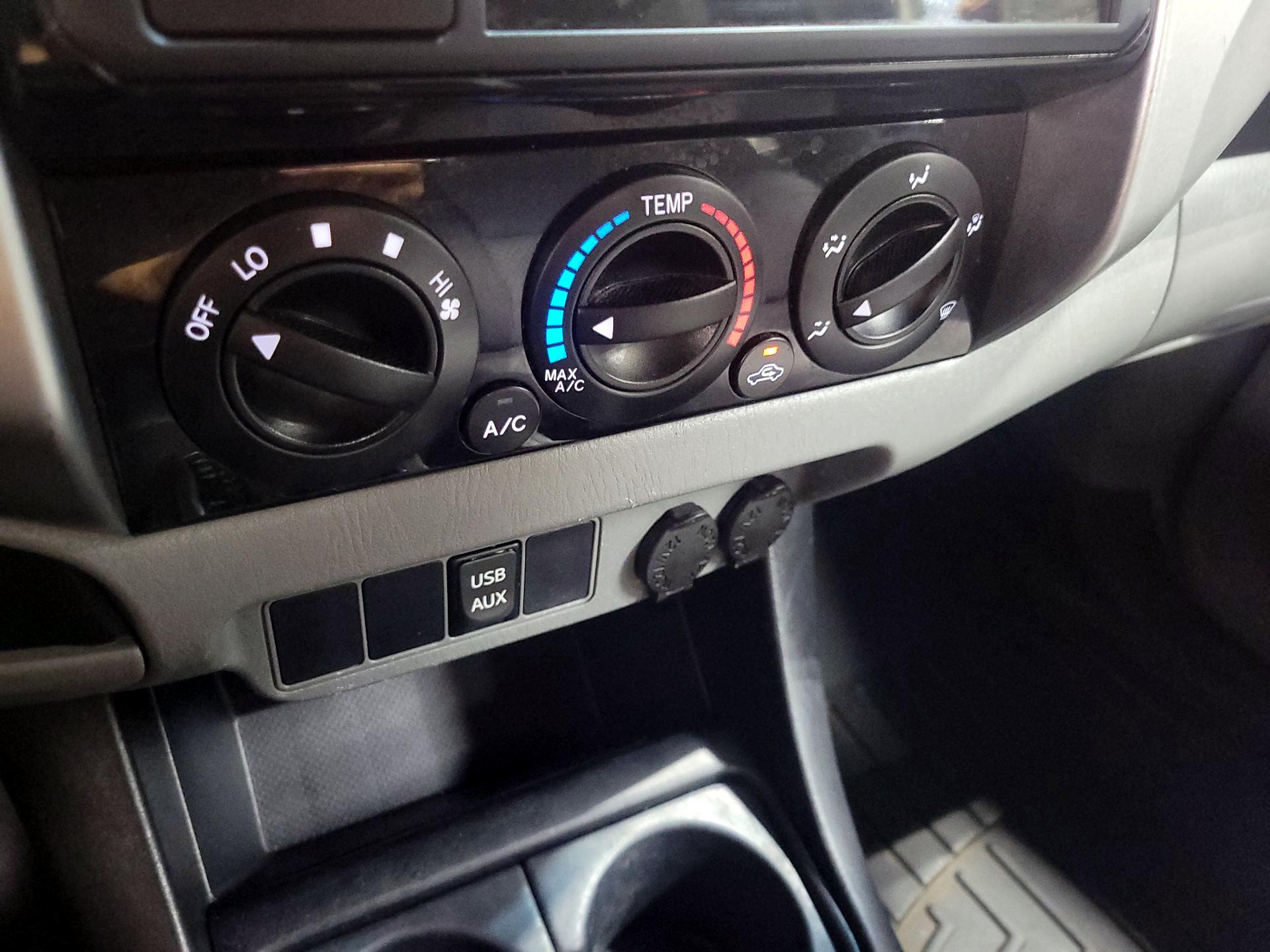 Thumbnail: 2015 Toyota Tacoma - 16
