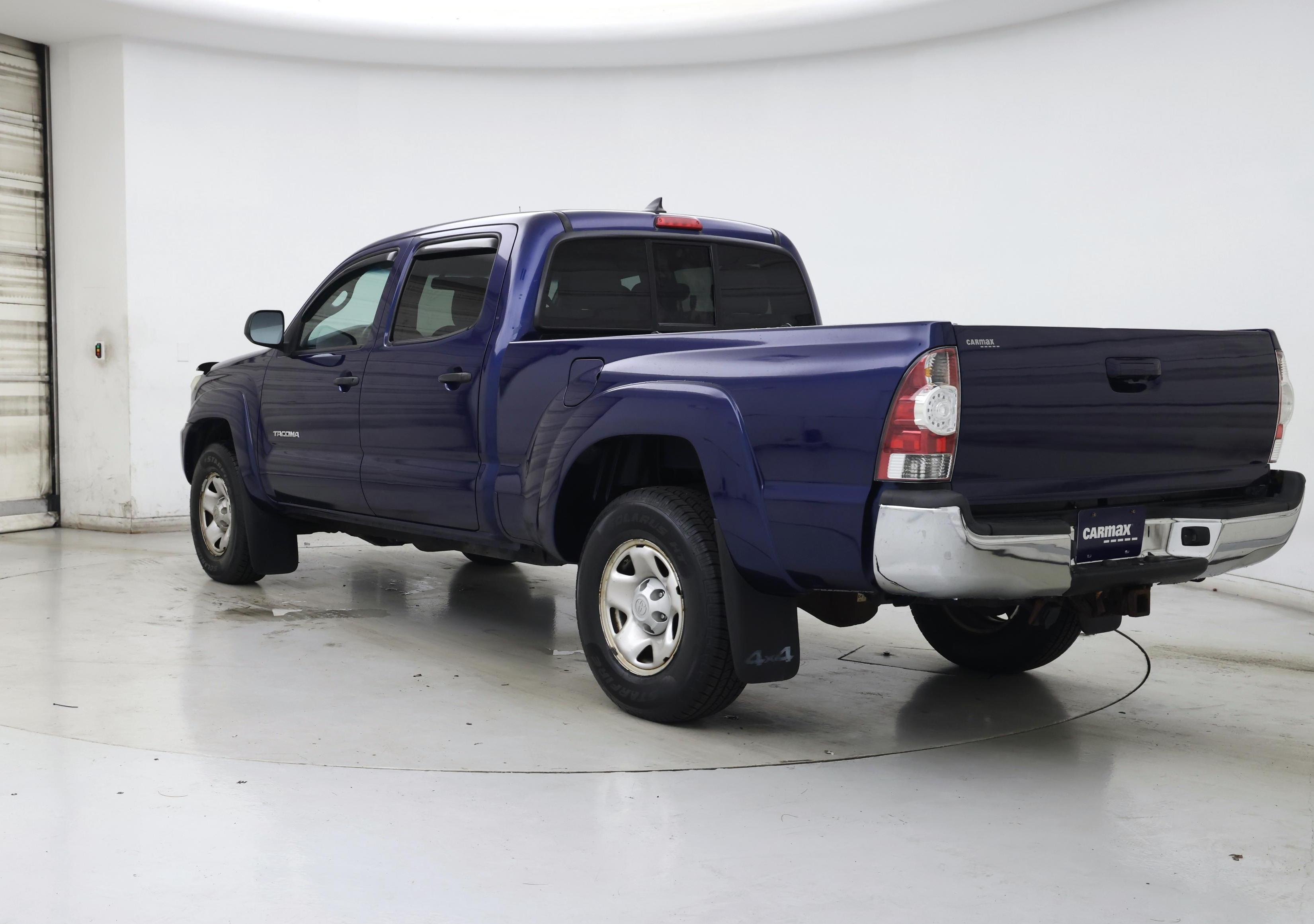 Thumbnail: 2015 Toyota Tacoma - 2