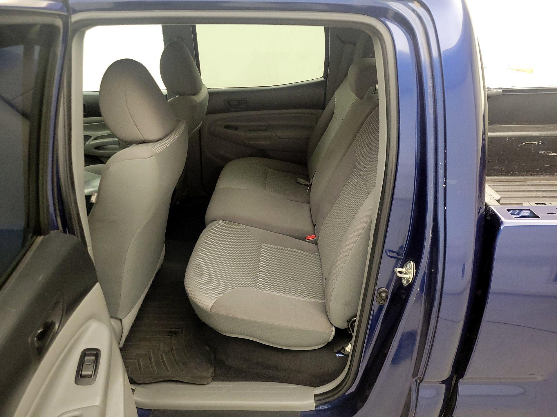 Thumbnail: 2015 Toyota Tacoma - 19