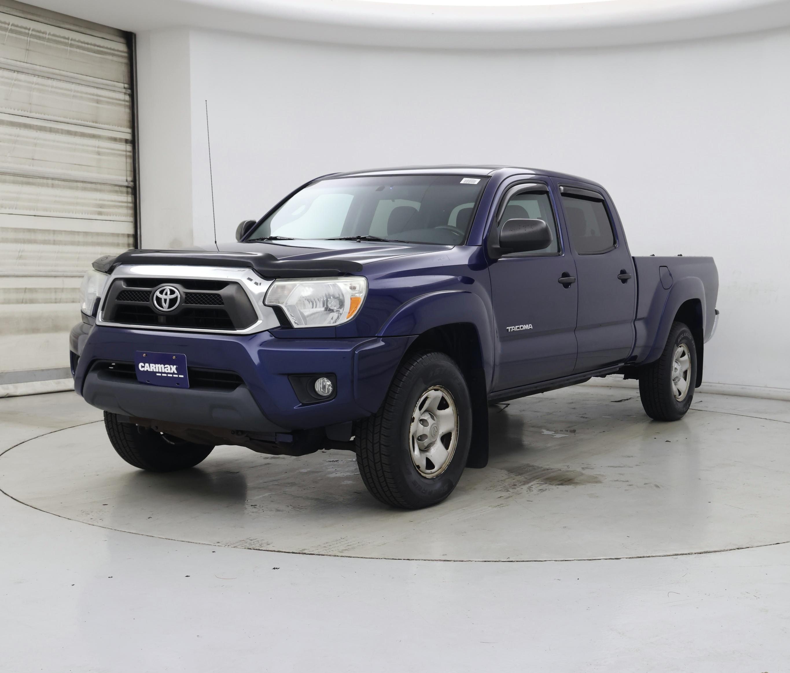 Thumbnail: 2015 Toyota Tacoma - 4