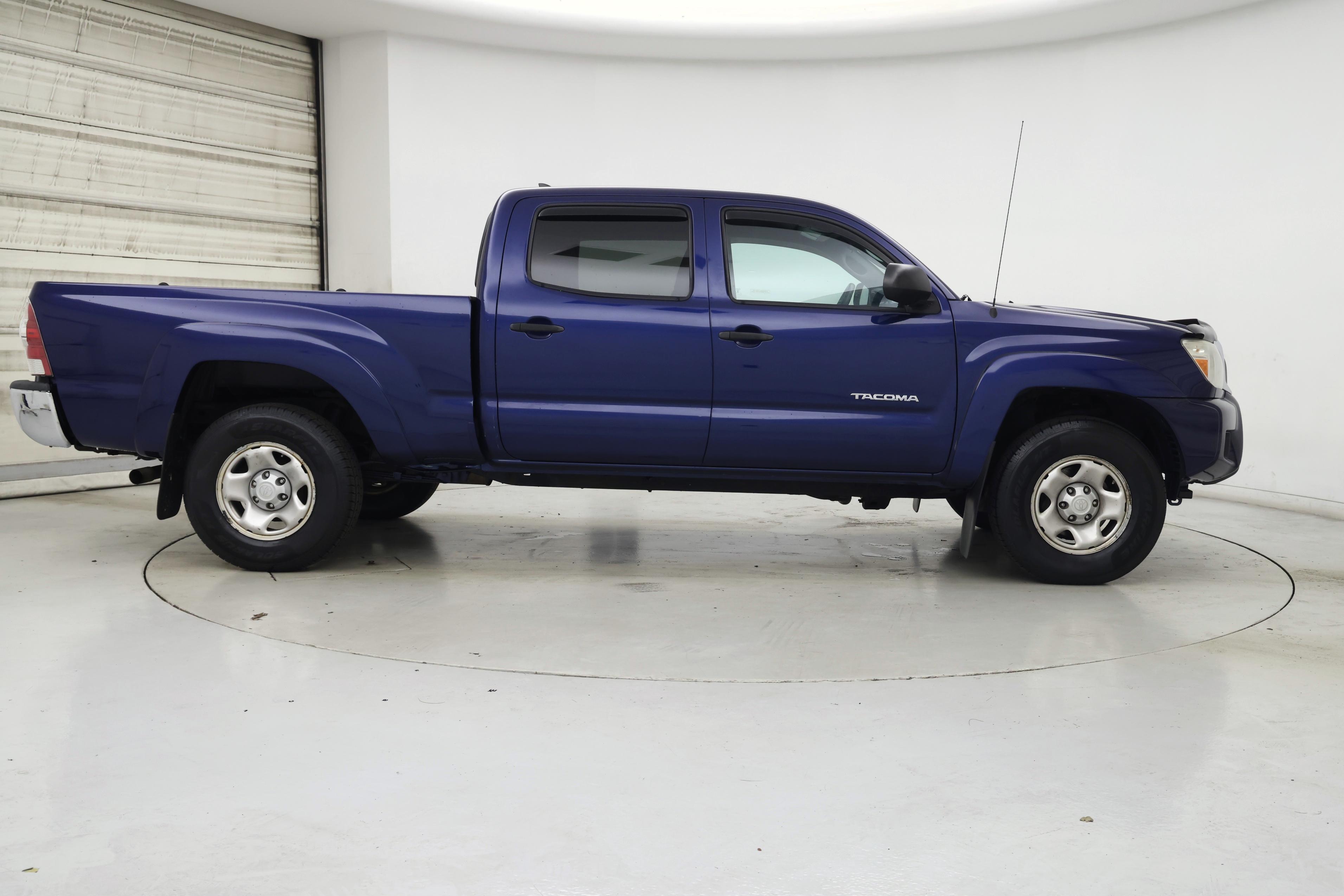 Thumbnail: 2015 Toyota Tacoma - 7