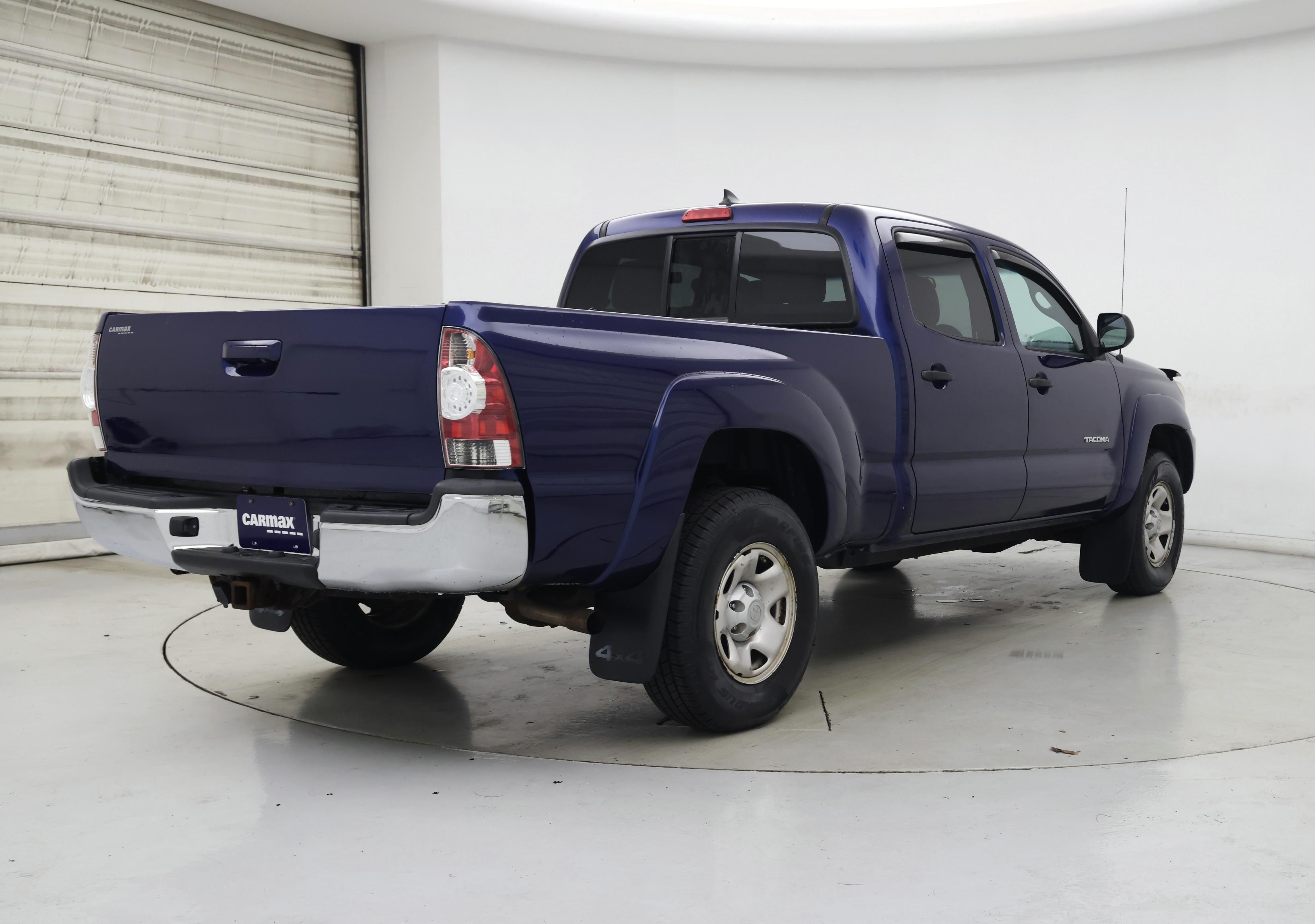 Thumbnail: 2015 Toyota Tacoma - 8