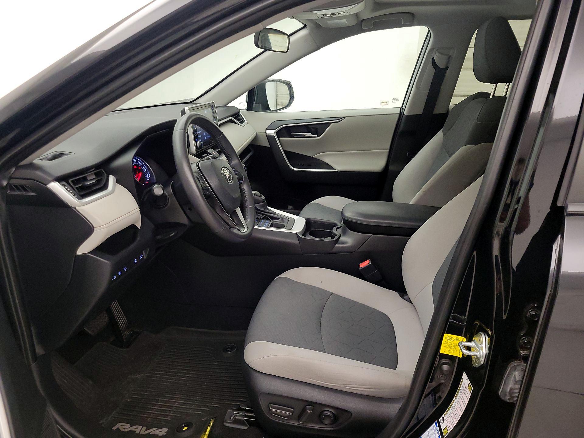 Thumbnail: 2020 Toyota RAV4 - 11