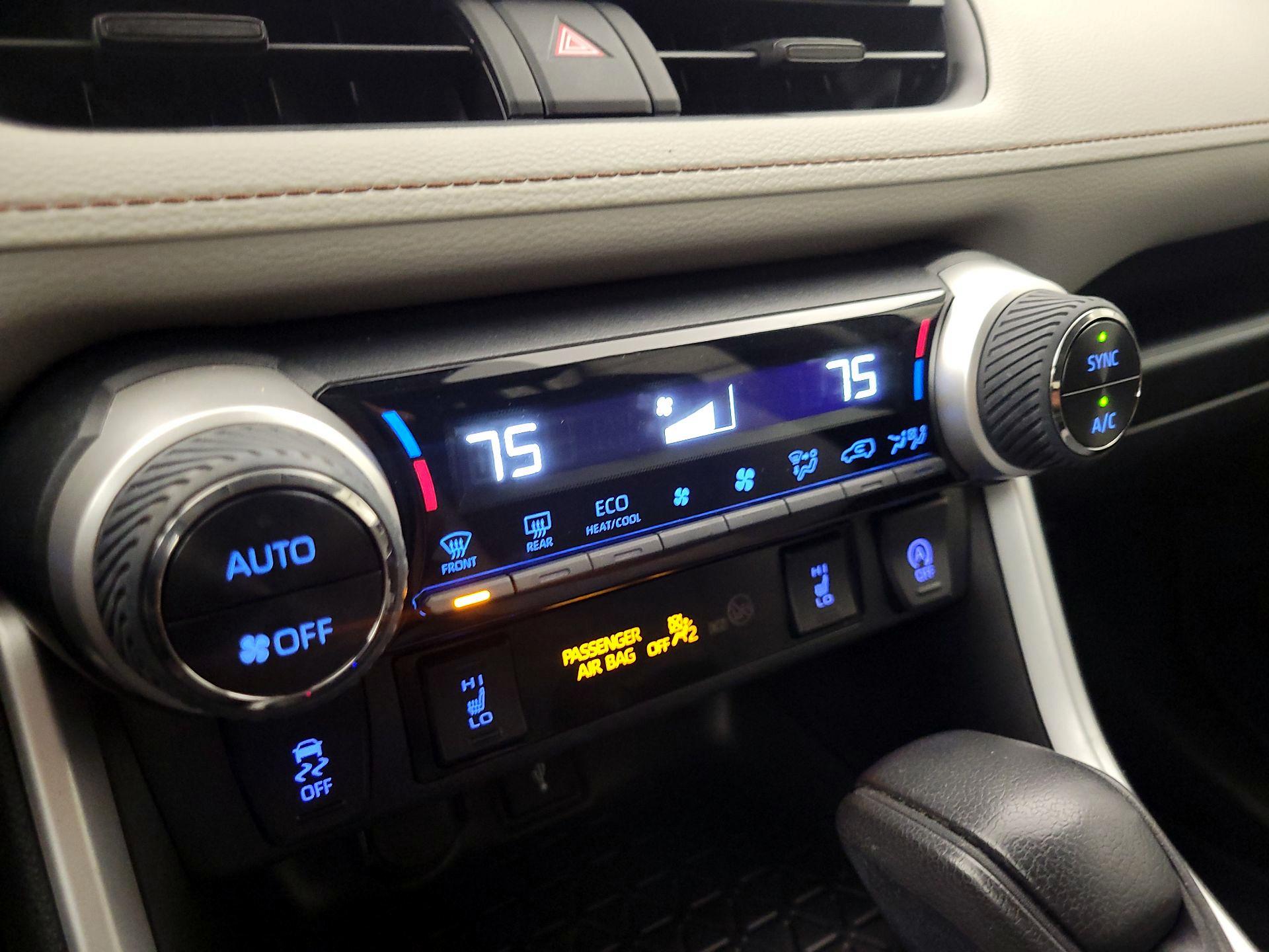 Thumbnail: 2020 Toyota RAV4 - 16