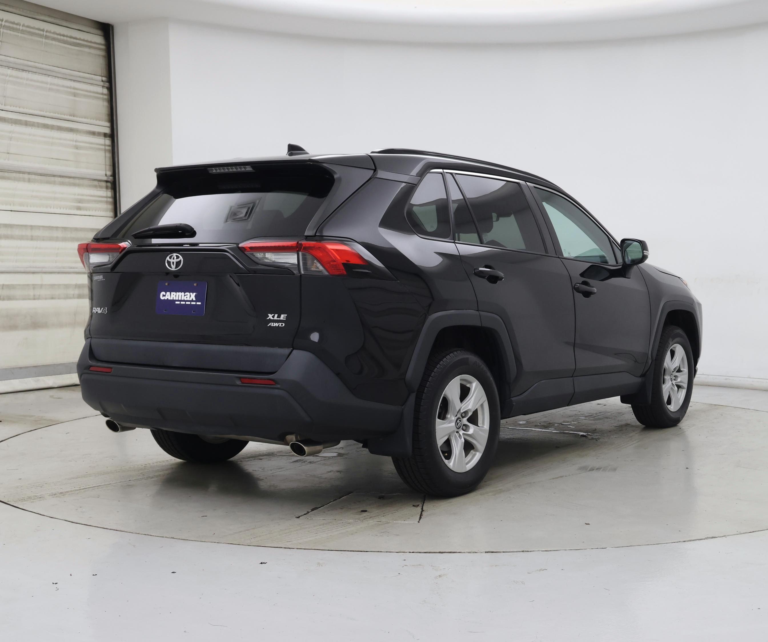 Thumbnail: 2020 Toyota RAV4 - 8