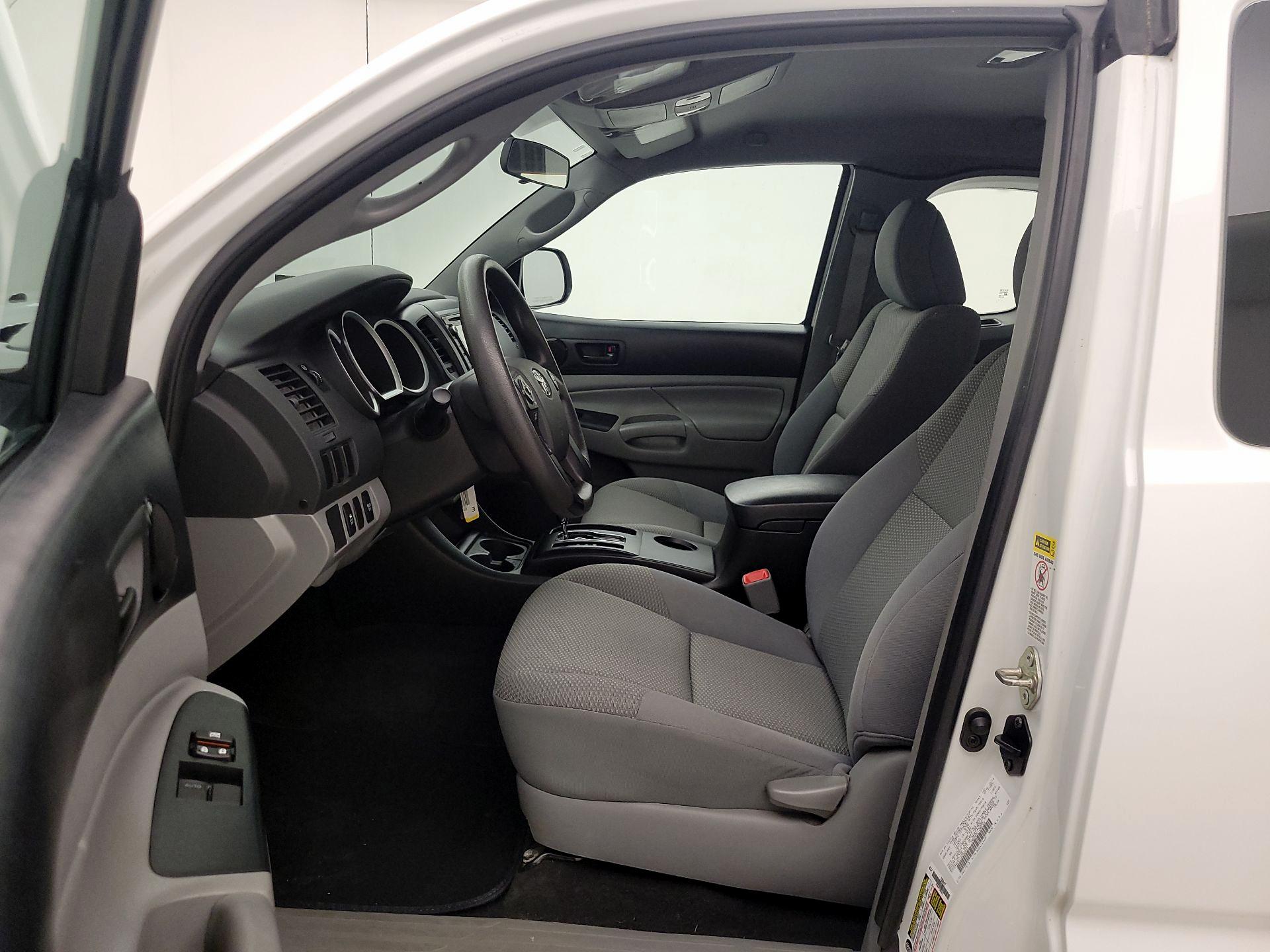 Thumbnail: 2015 Toyota Tacoma - 11