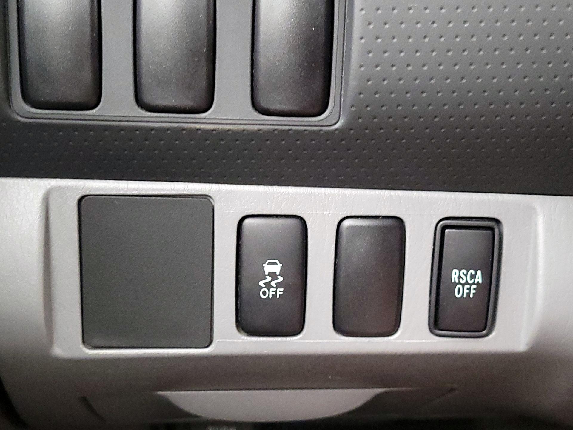 Thumbnail: 2015 Toyota Tacoma - 13