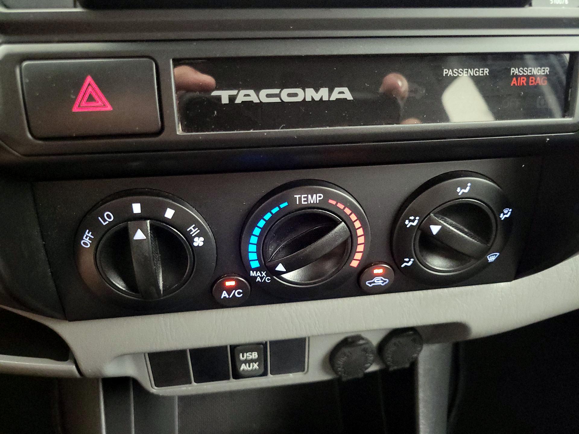 Thumbnail: 2015 Toyota Tacoma - 15
