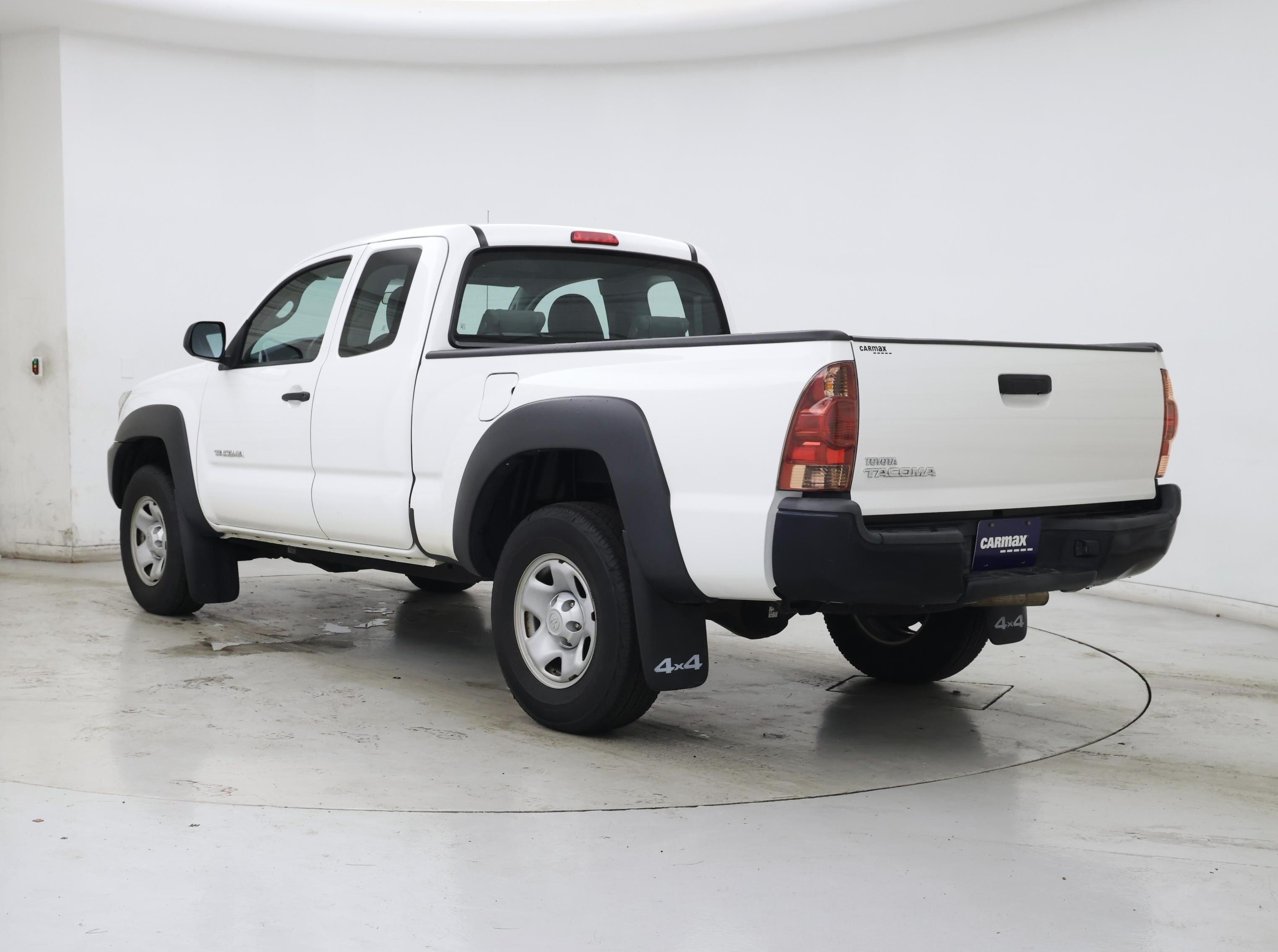 Thumbnail: 2015 Toyota Tacoma - 2