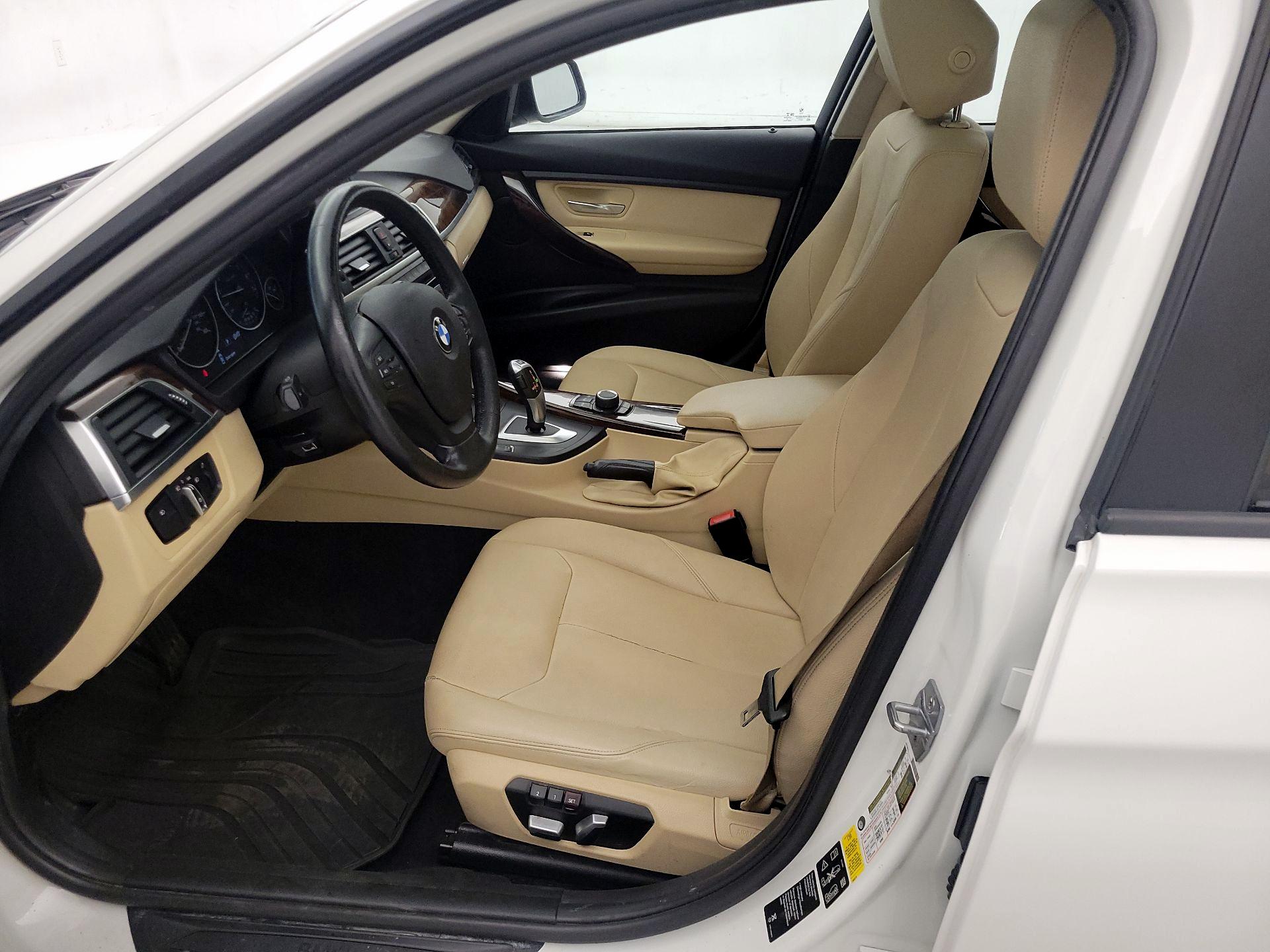 Thumbnail: 2018 BMW 3 Series - 11
