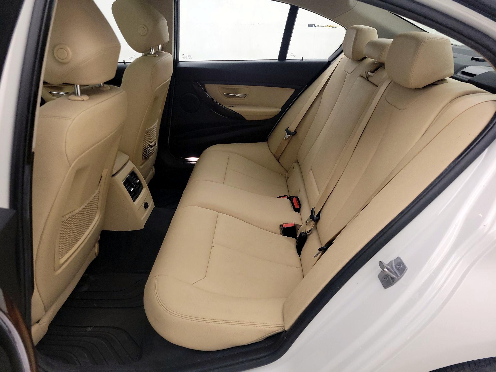 Thumbnail: 2018 BMW 3 Series - 20