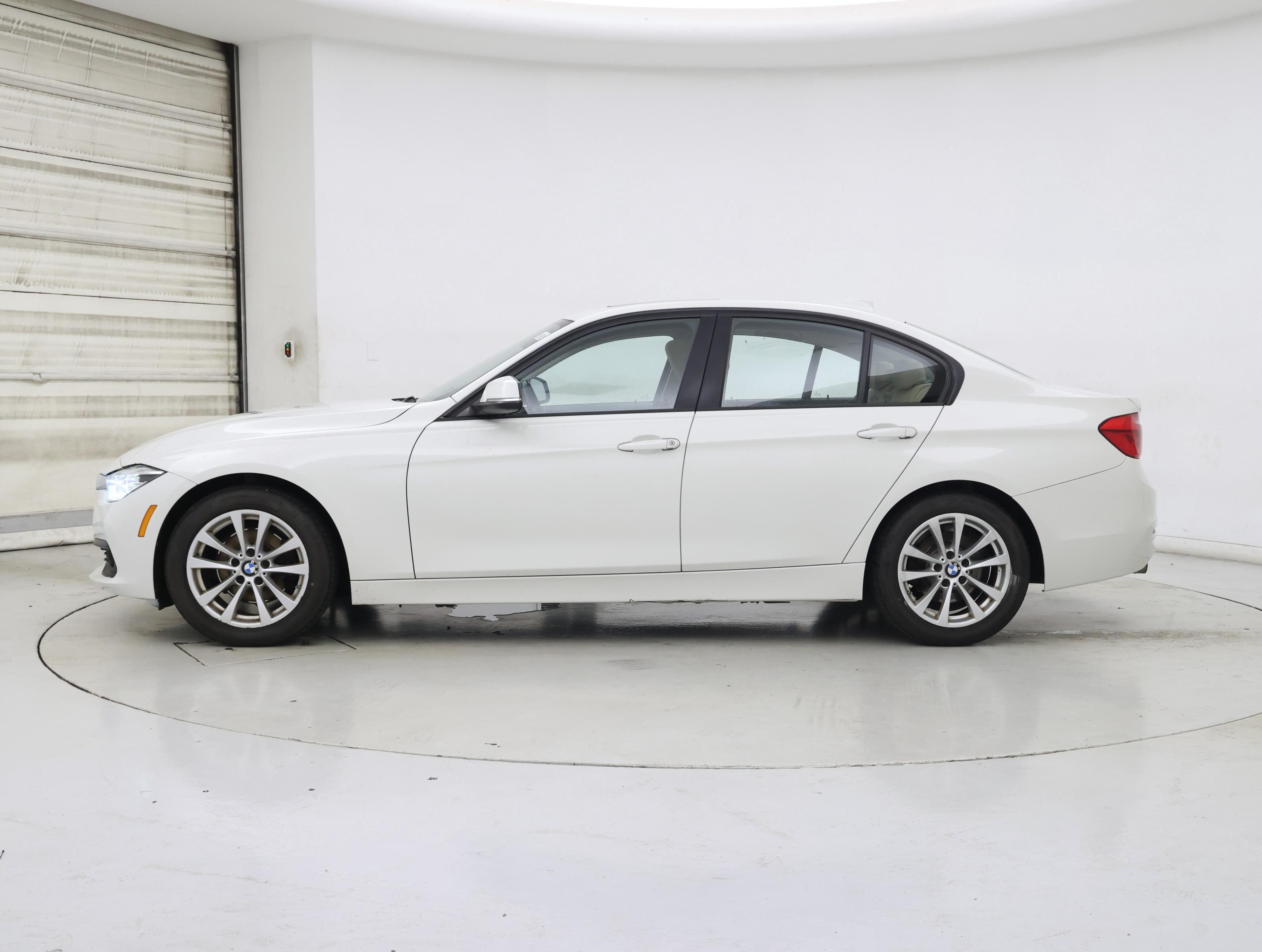 Thumbnail: 2018 BMW 3 Series - 3