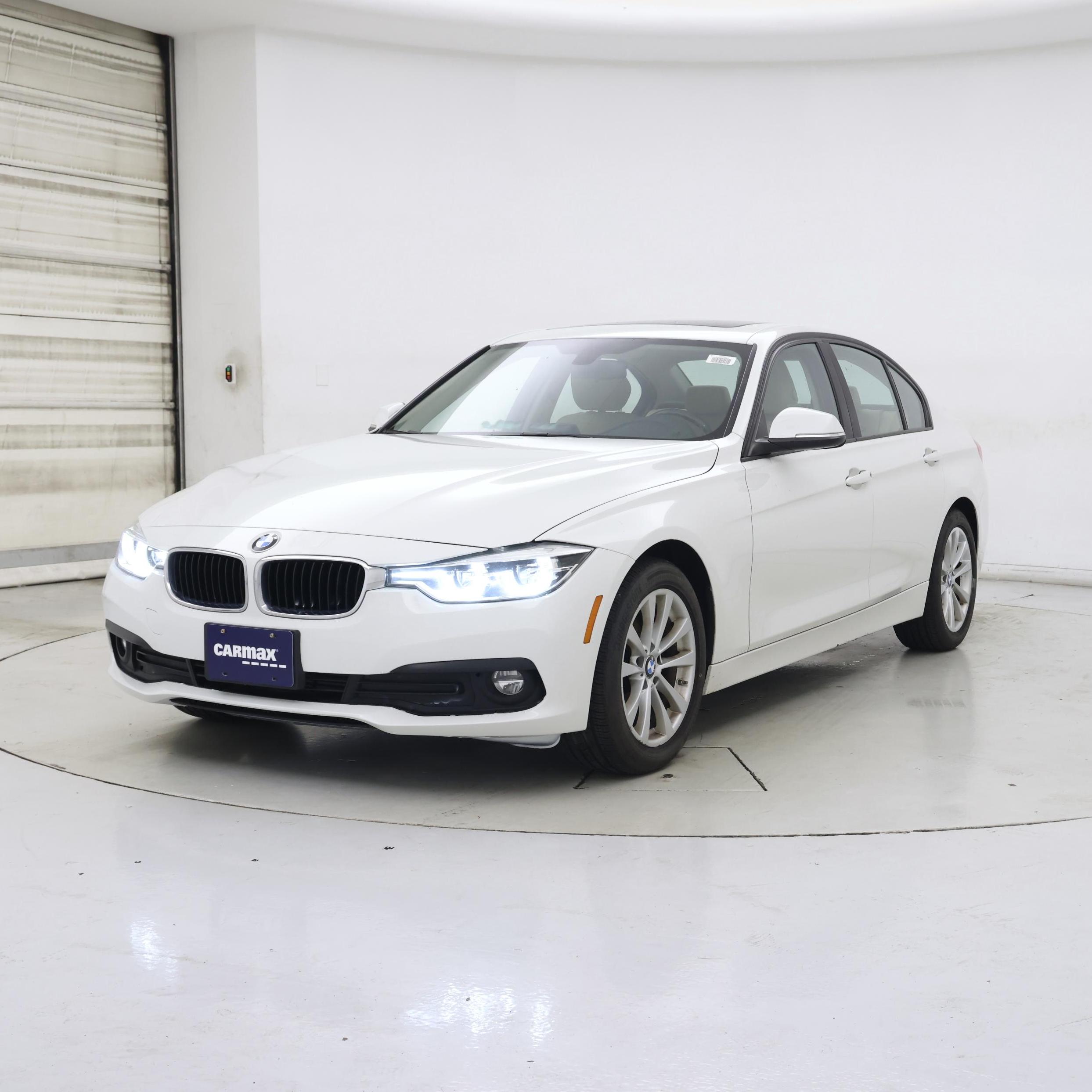 Thumbnail: 2018 BMW 3 Series - 4