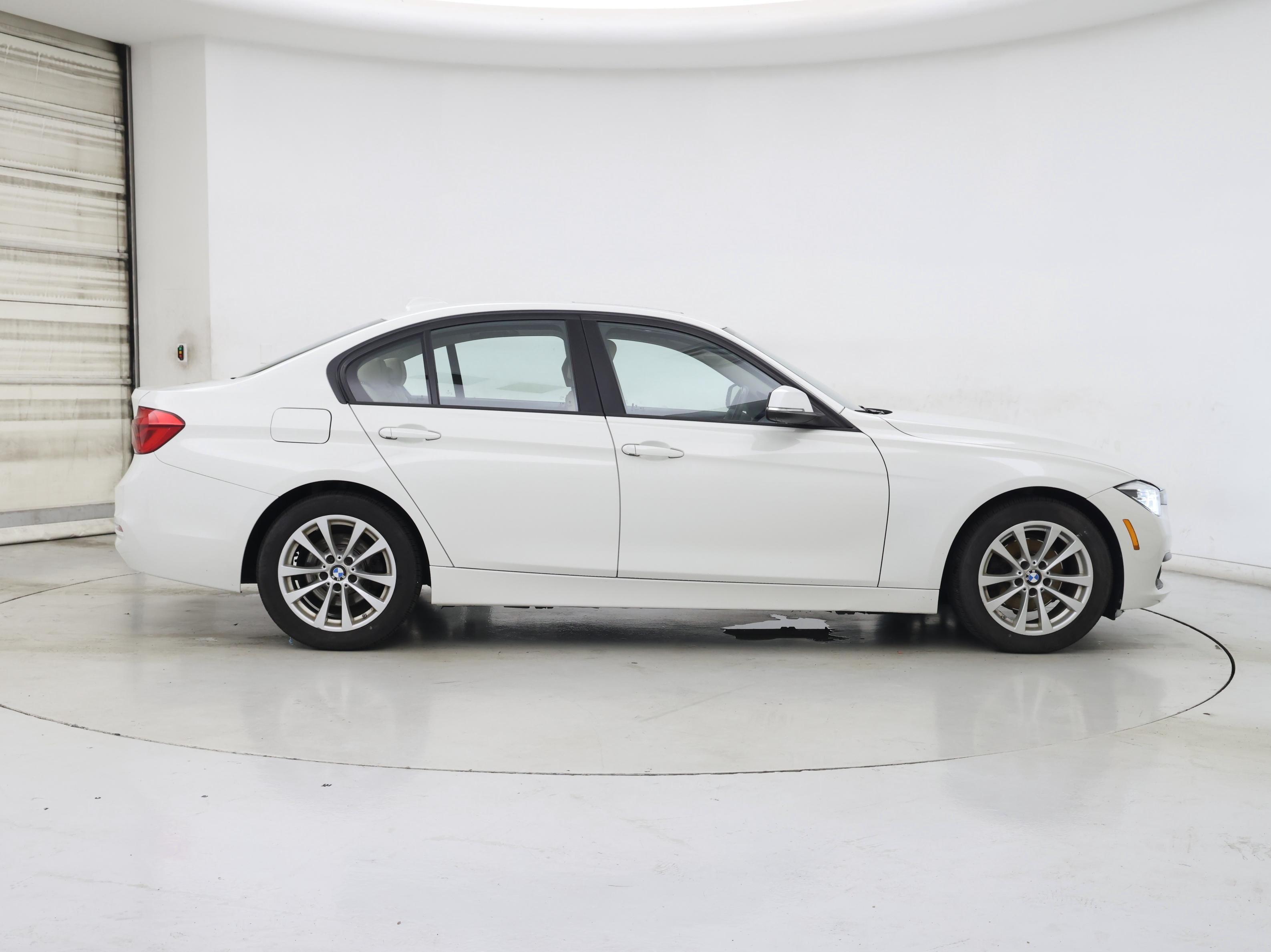 Thumbnail: 2018 BMW 3 Series - 7