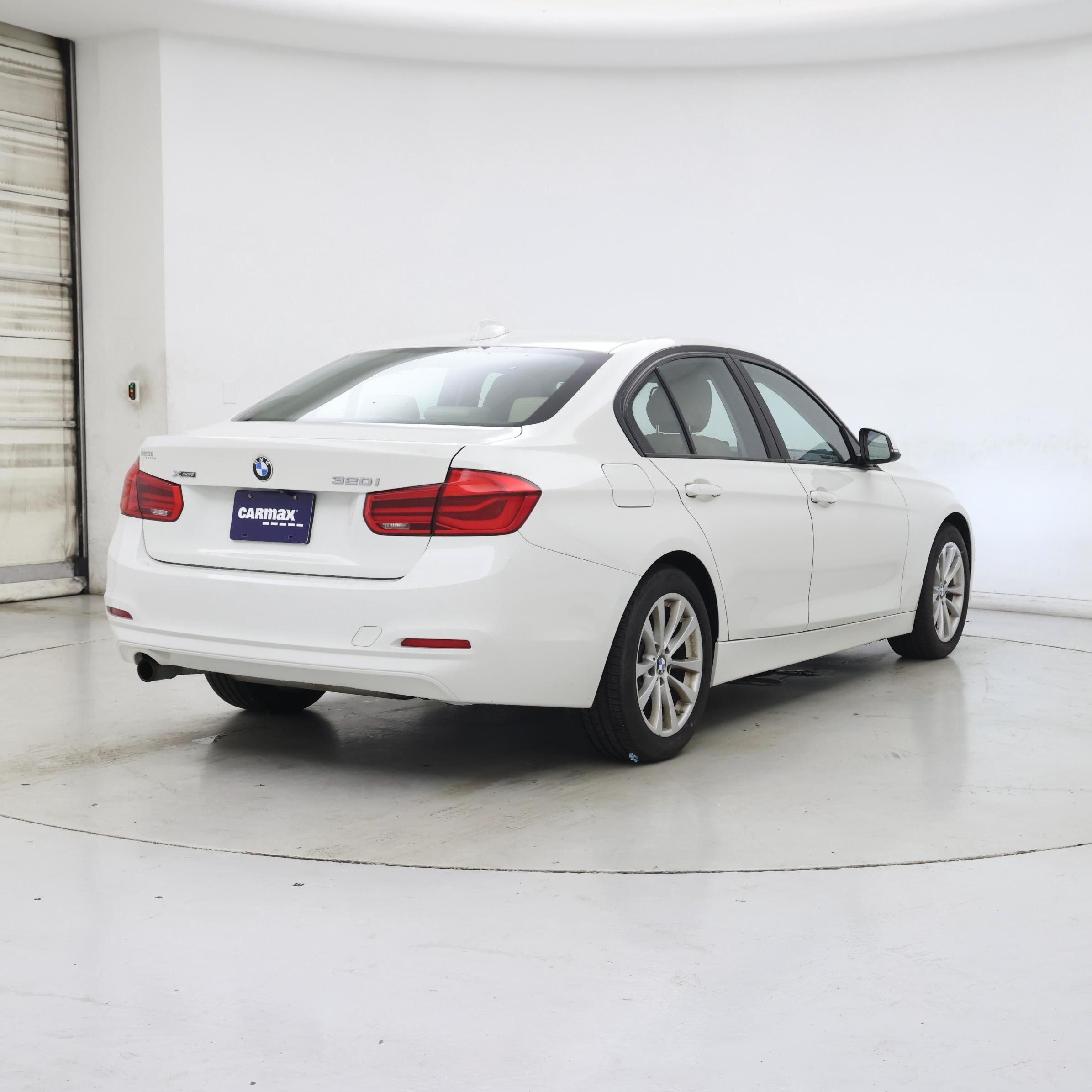 Thumbnail: 2018 BMW 3 Series - 8