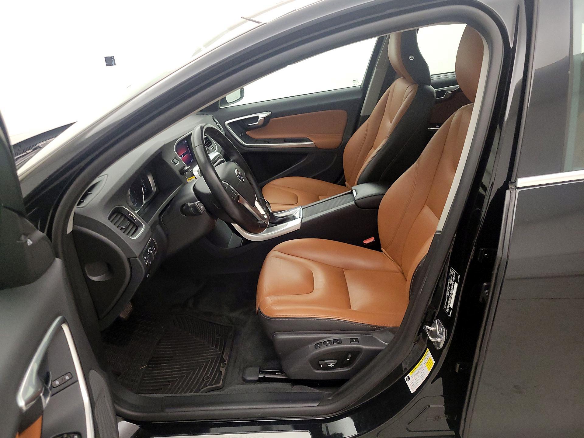 Thumbnail: 2017 Volvo S60 - 11