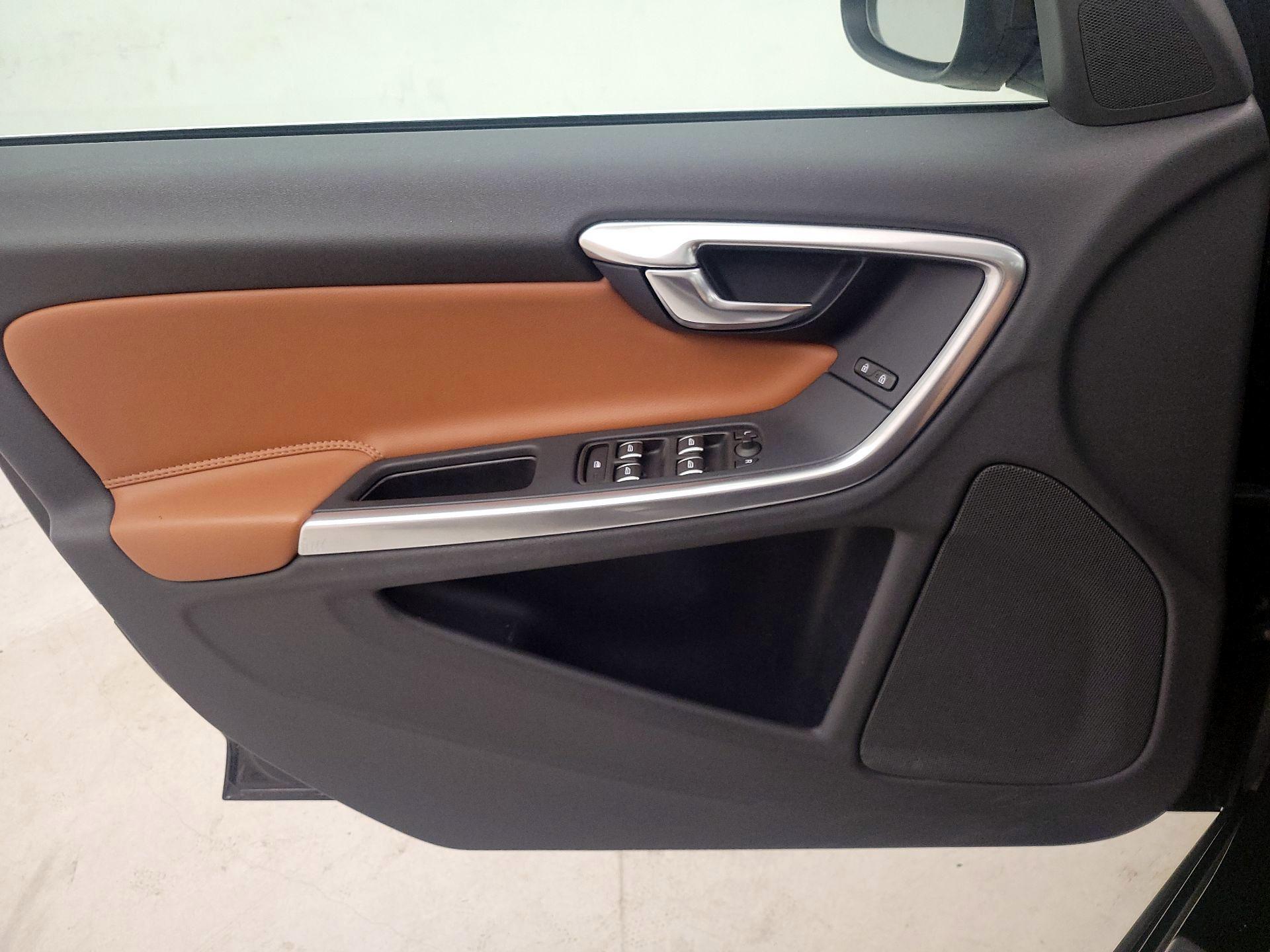 Thumbnail: 2017 Volvo S60 - 12