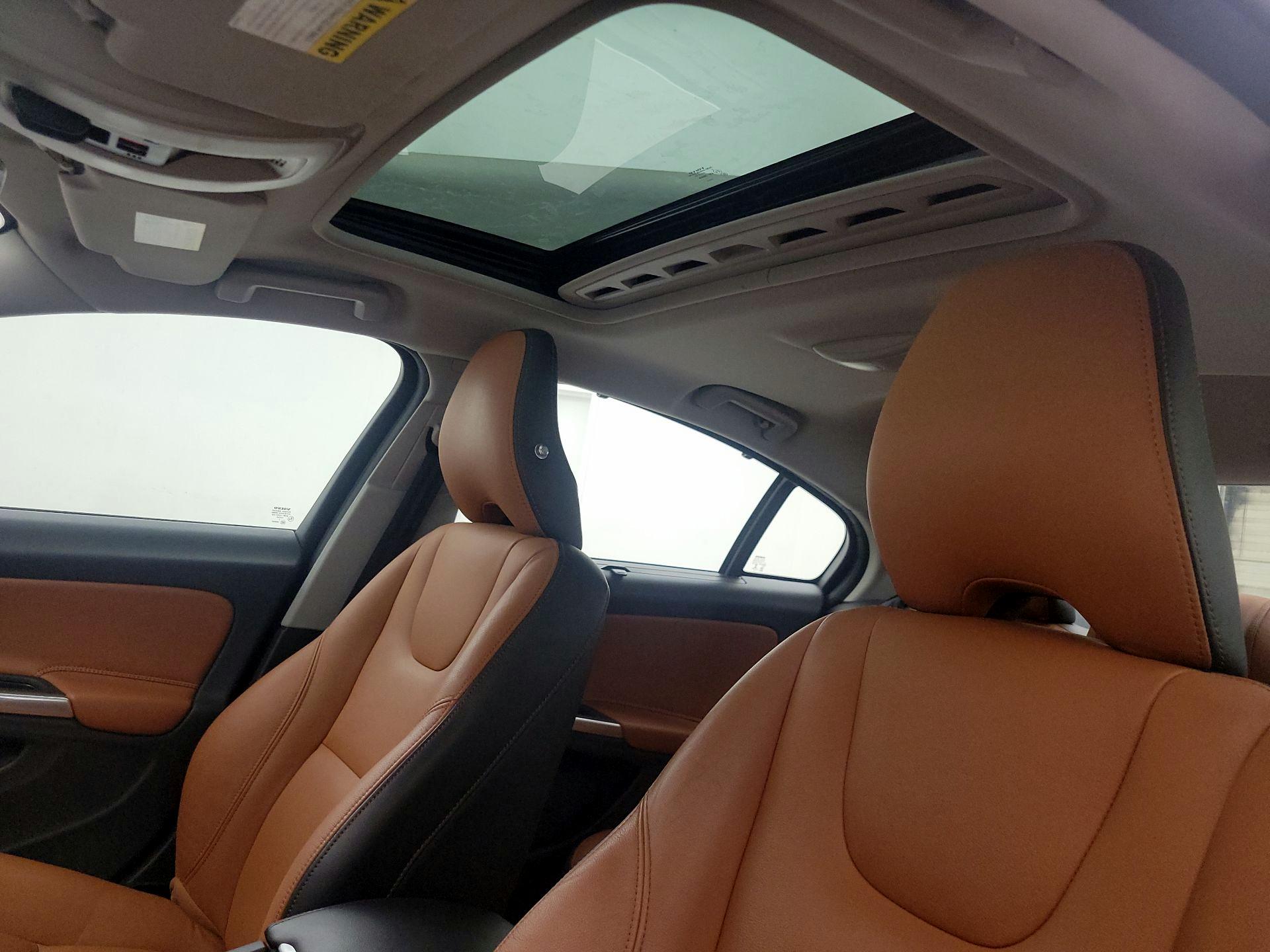 Thumbnail: 2017 Volvo S60 - 19