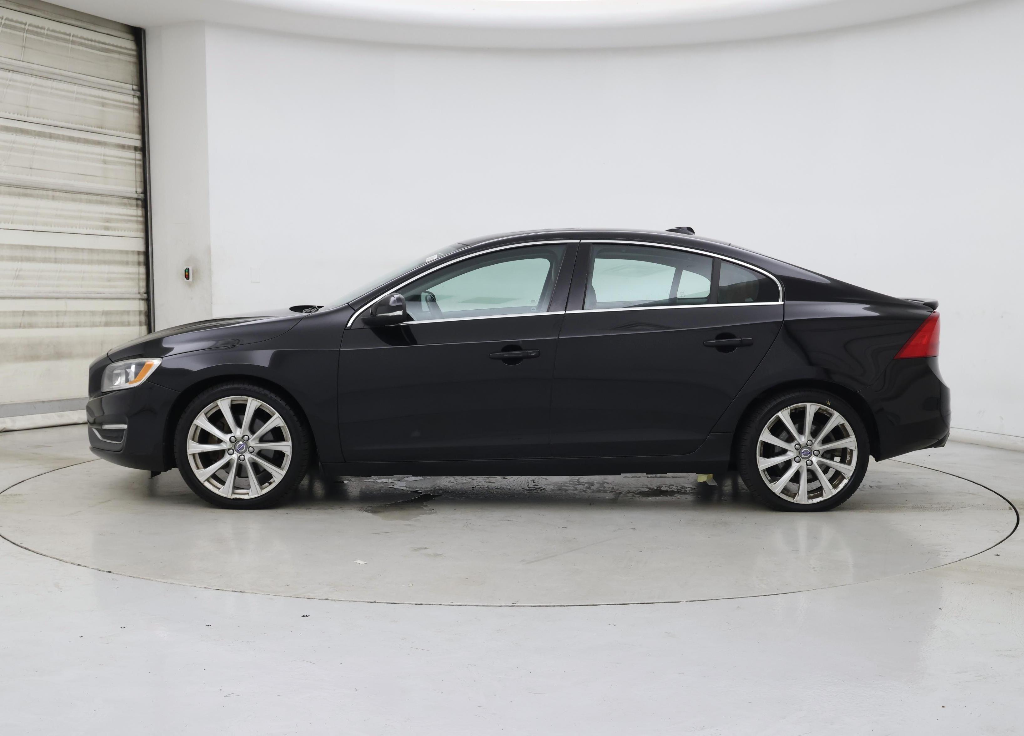 Thumbnail: 2017 Volvo S60 - 3