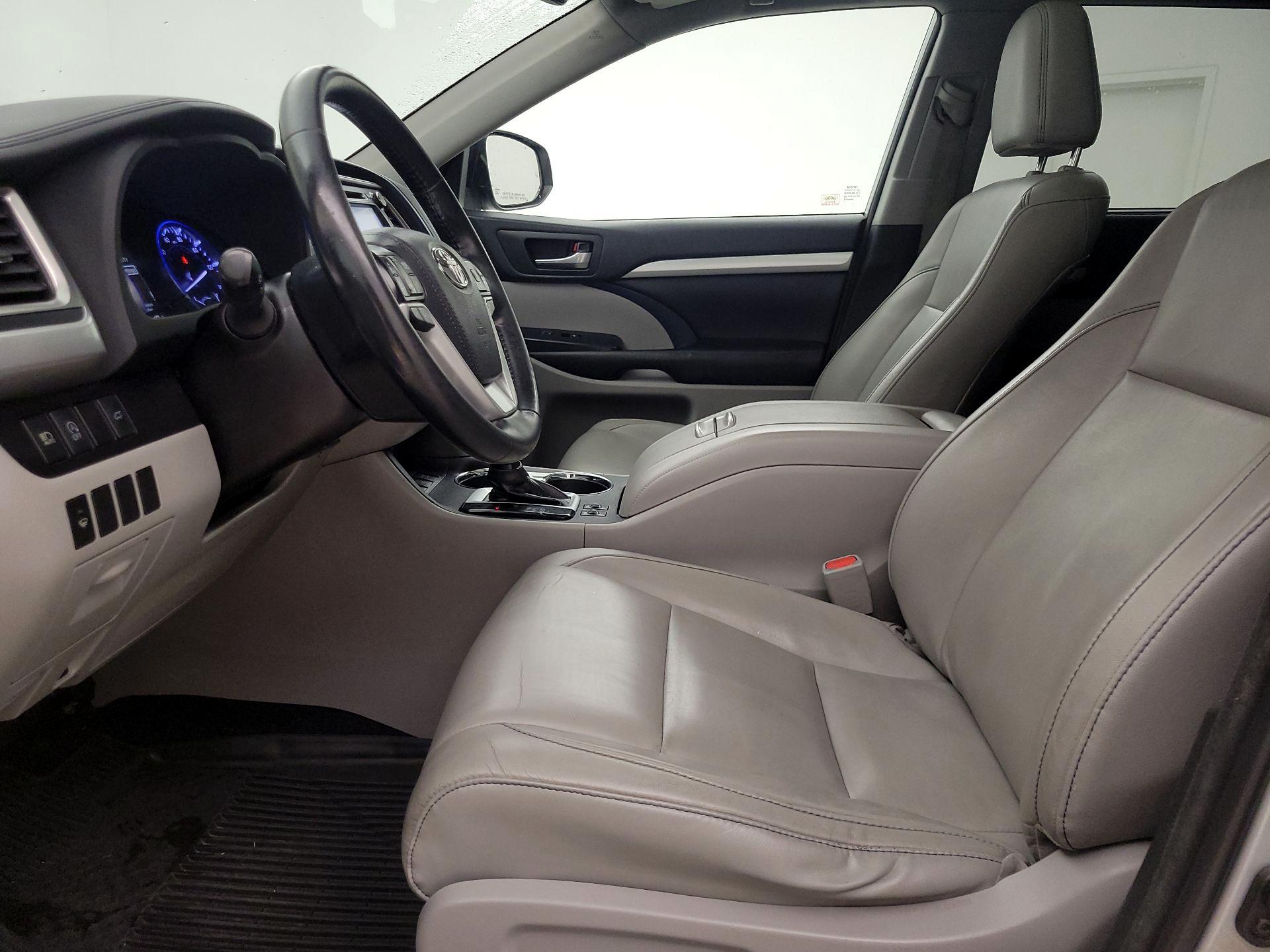 Thumbnail: 2018 Toyota Highlander - 11
