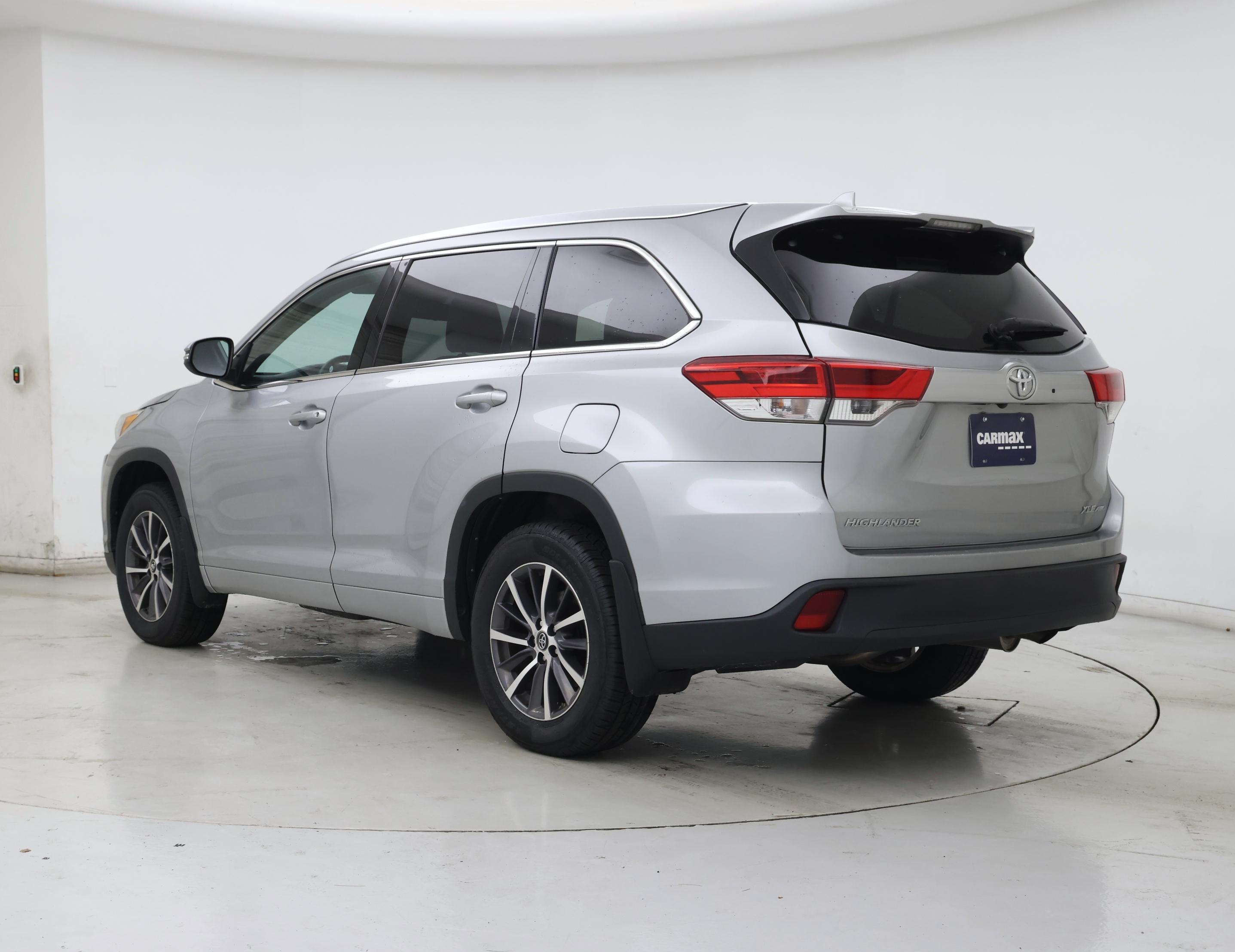 Thumbnail: 2018 Toyota Highlander - 2