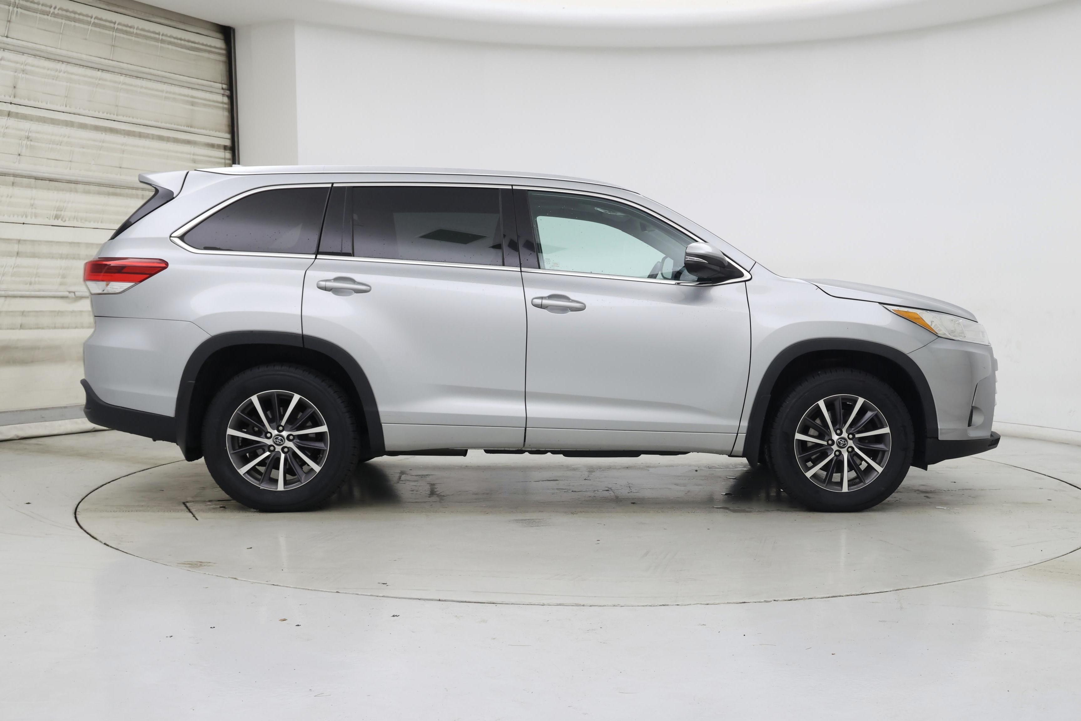 Thumbnail: 2018 Toyota Highlander - 7