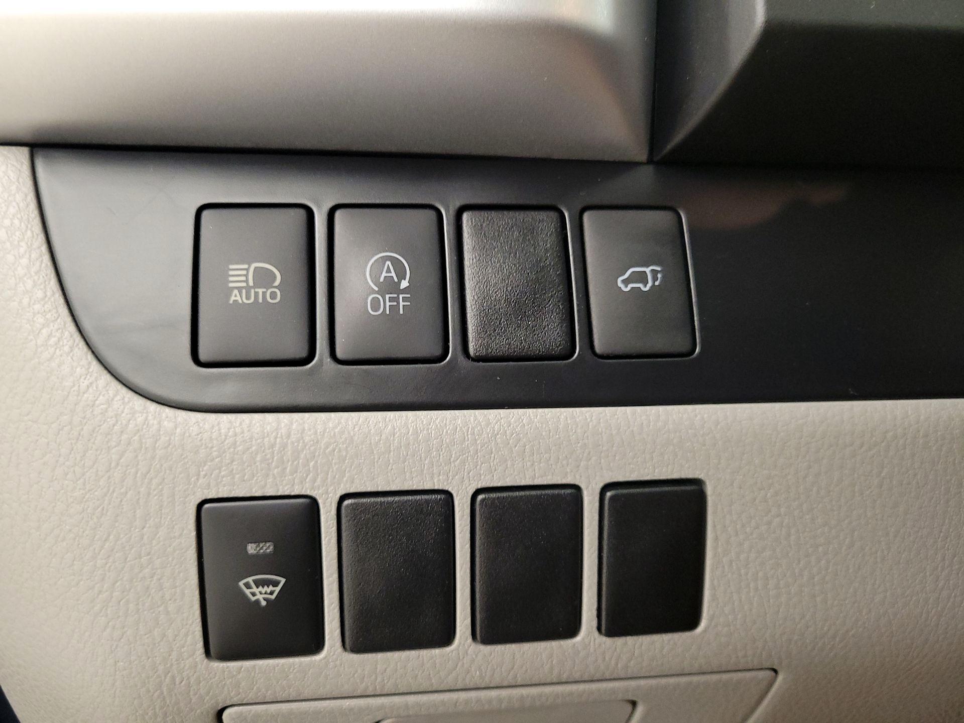 Thumbnail: 2019 Toyota Highlander - 11