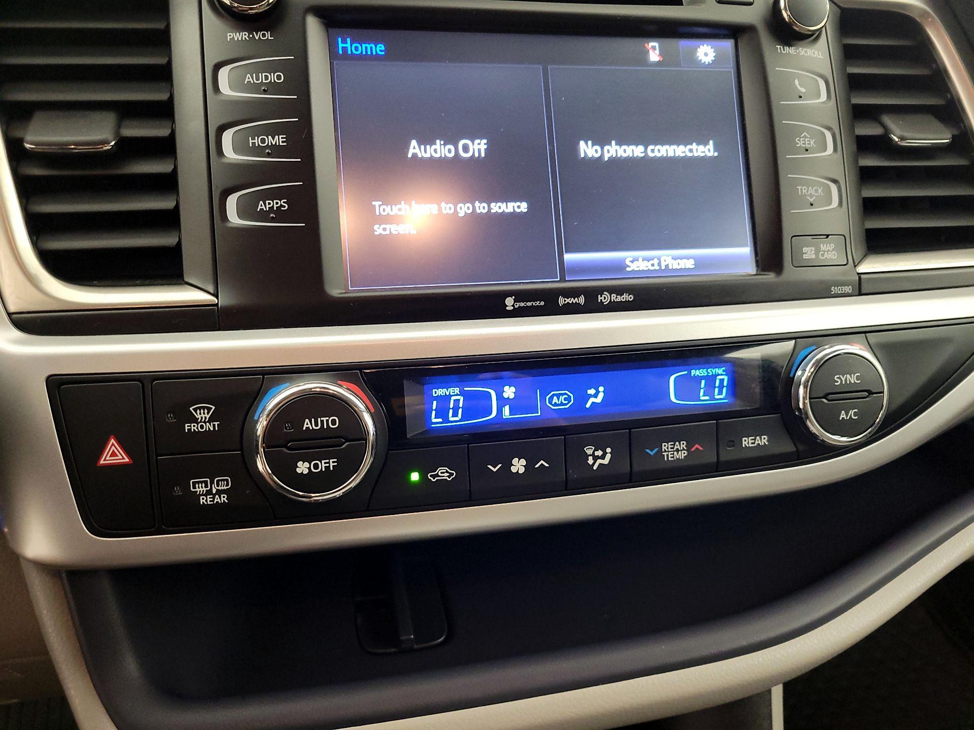 Thumbnail: 2019 Toyota Highlander - 14