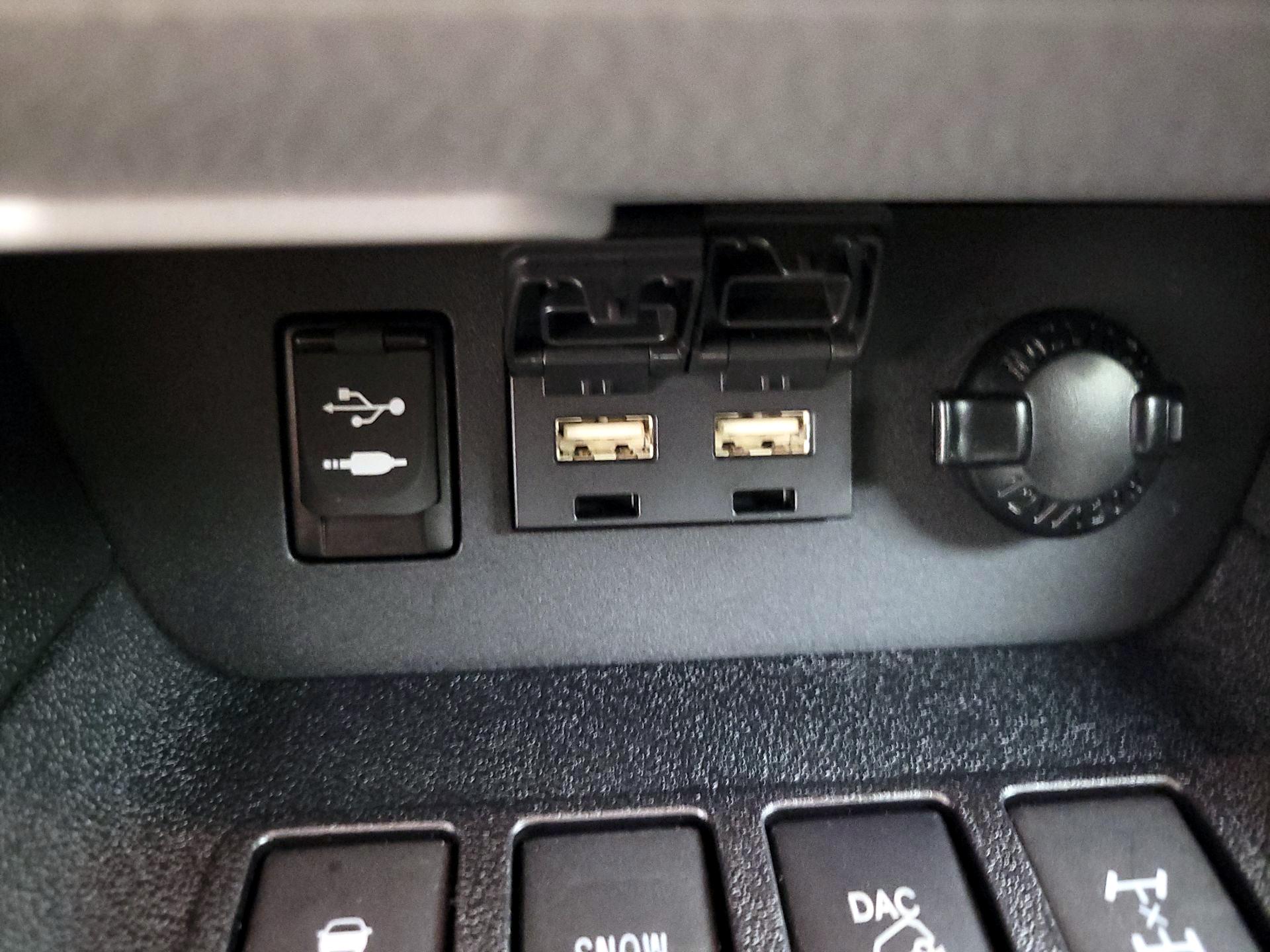 Thumbnail: 2019 Toyota Highlander - 16