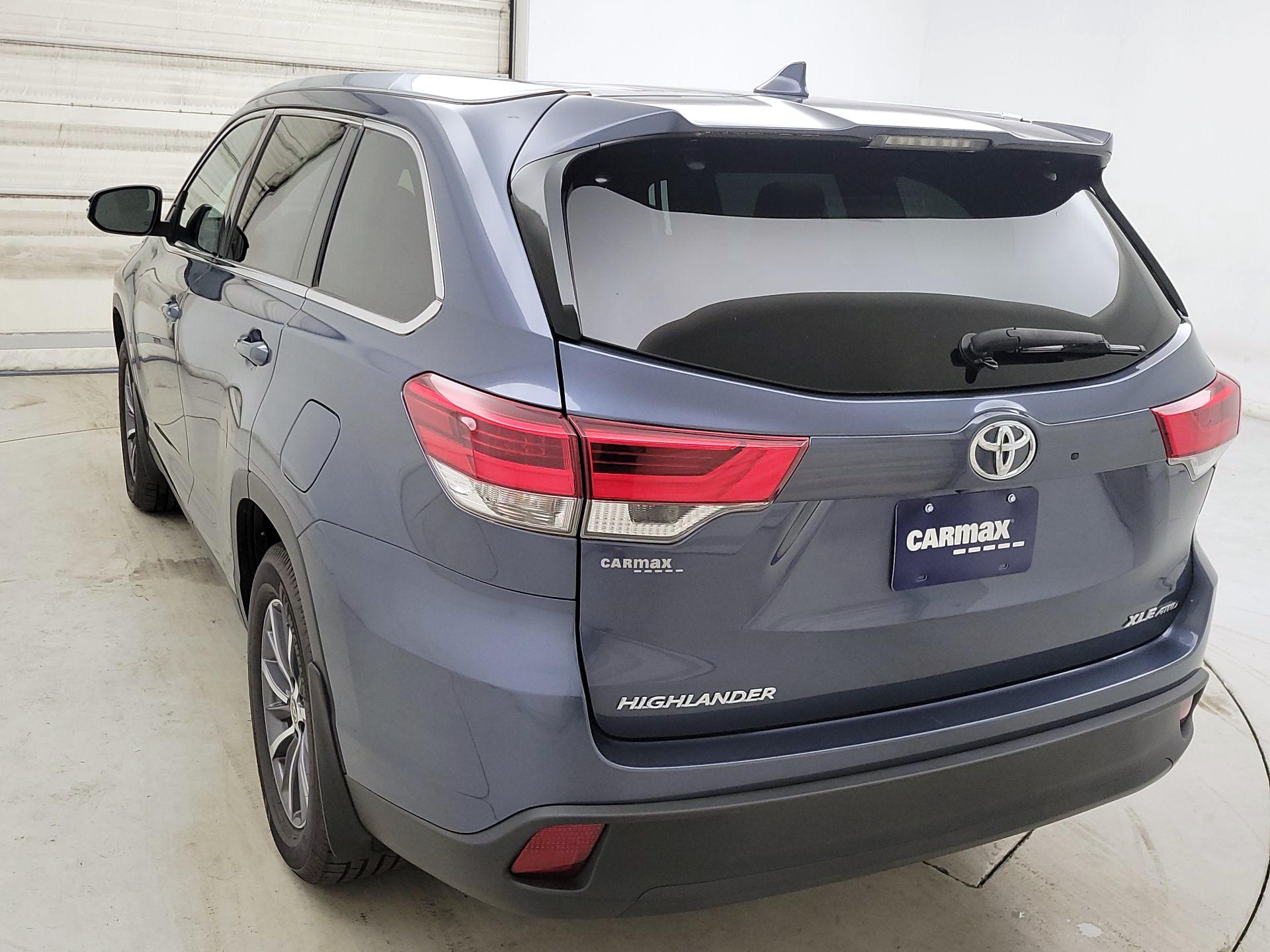Thumbnail: 2019 Toyota Highlander - 7
