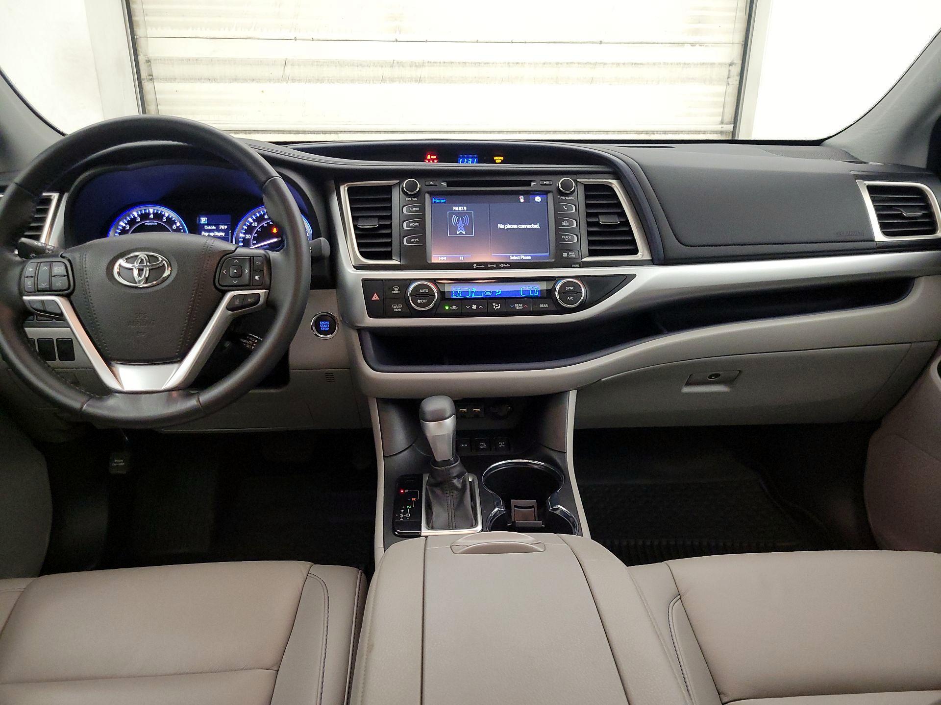 Thumbnail: 2019 Toyota Highlander - 8