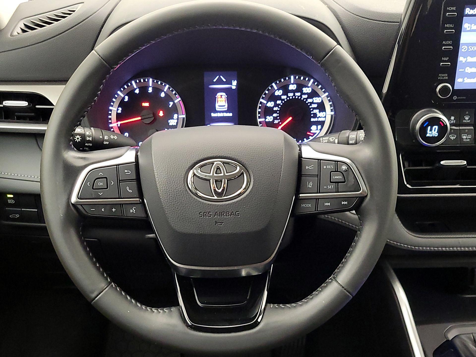 Thumbnail: 2021 Toyota Highlander - 10