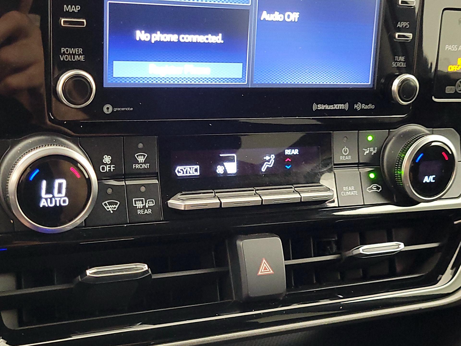 Thumbnail: 2021 Toyota Highlander - 16
