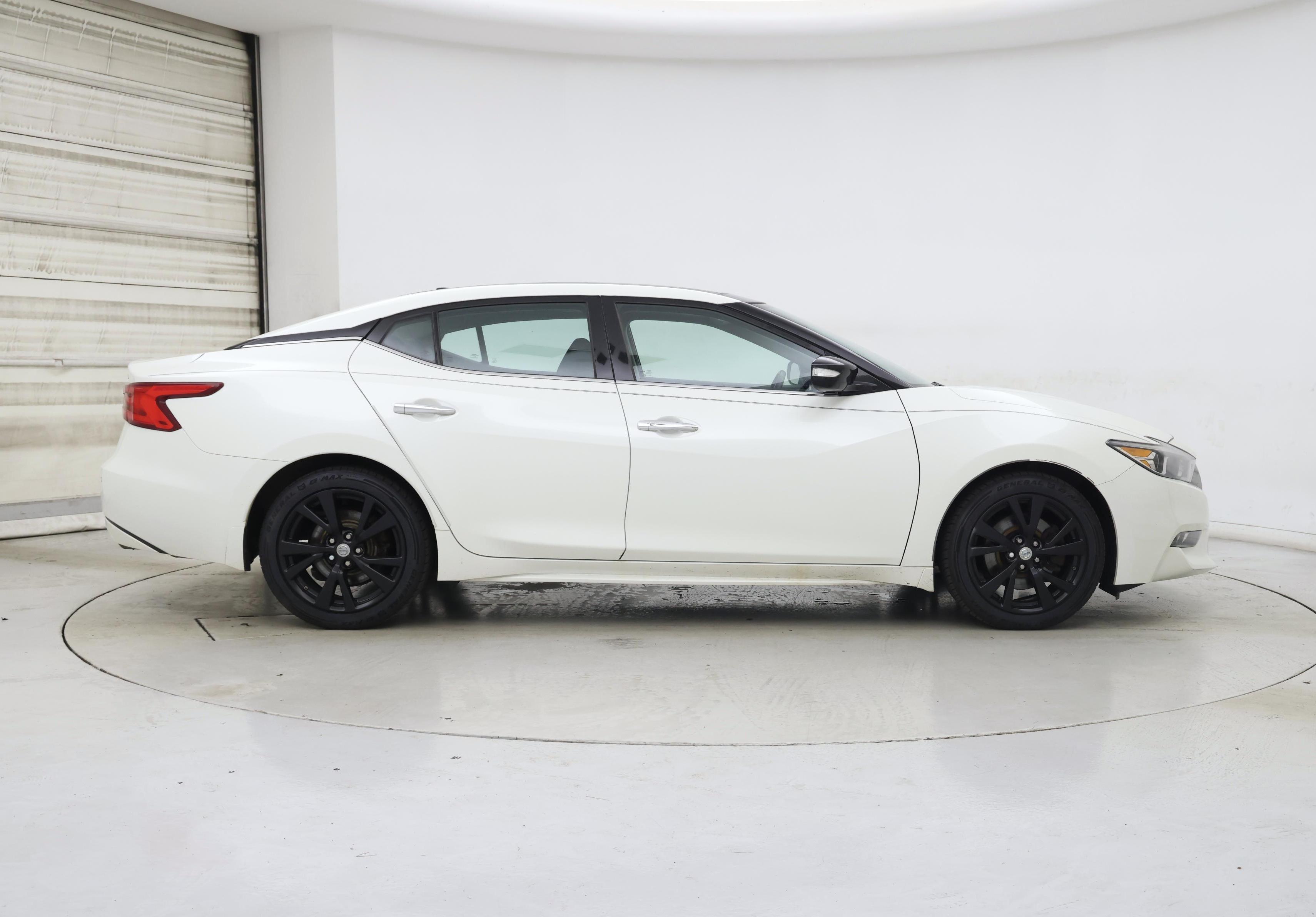 Thumbnail: 2017 Nissan Maxima - 7